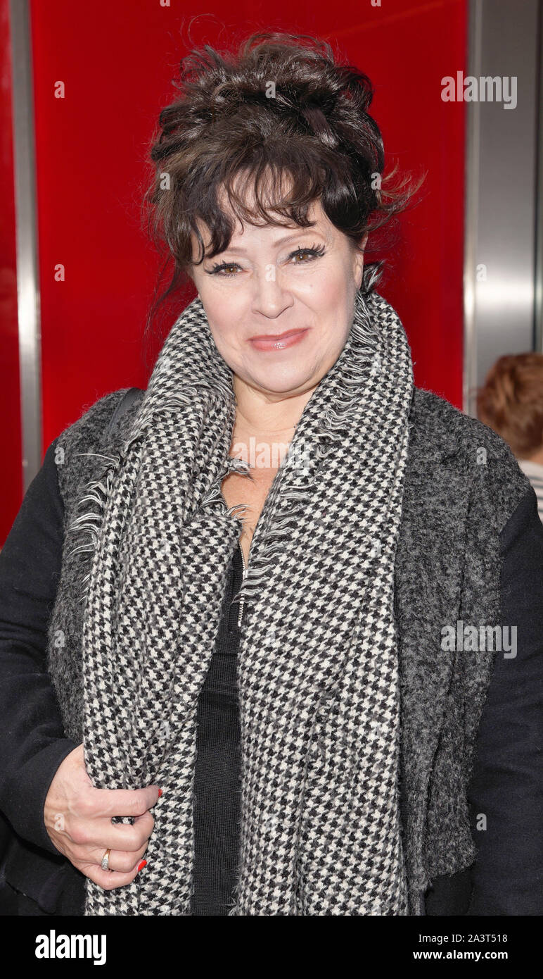 Foto deve essere accreditato ©Alpha premere 079796 06/12/2015 Harriet Thorpe a Matthew Bourne la Bella Addormentata di prestazioni di Gala a Sadler's Wells Theatre di Londra. Foto Stock