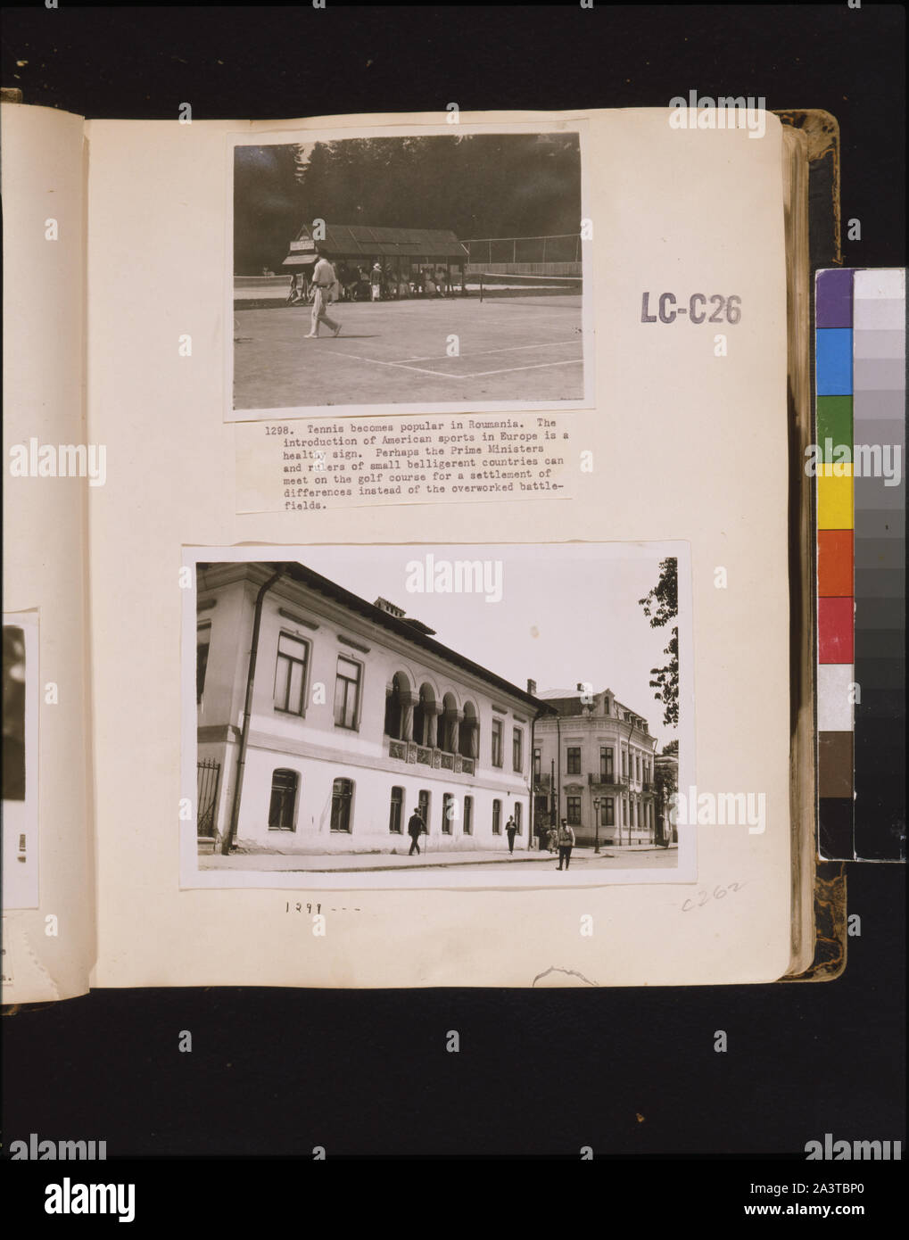 Il tennis diventa popolare in Romania. L'introduzione di sport americani in Europa è un buon segno. Forse i primi ministri e capi di piccoli paesi belligeranti possono incontrare sul campo da golf per un insediamento delle differenze in luogo dei campi di battaglia oberato di lavoro Foto Stock