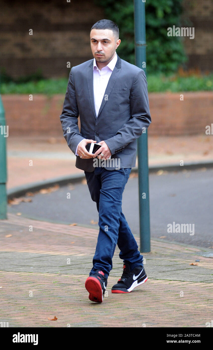 Foto deve essere accreditato ©Kate verde/Alpha premere 079839 20/08/2015 Adam diacono arriva a essere condannato per le accuse di molestie senza violenza Hammersmith Magistrates Court di Londra Foto Stock