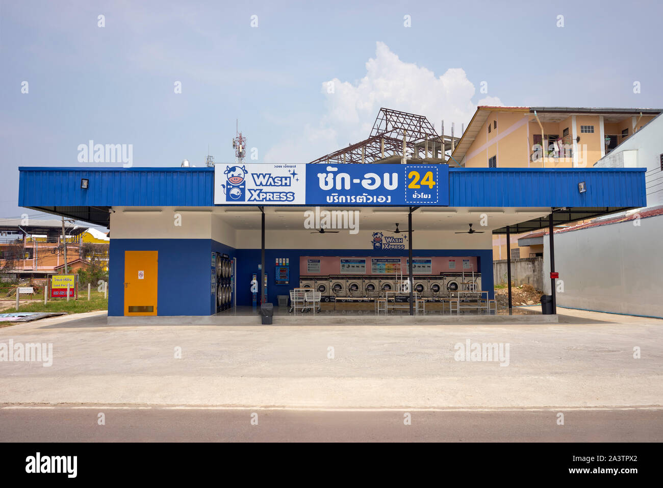 Lavanderia a gettoni edificio esterno. Thailandia del sud-est asiatico Foto Stock