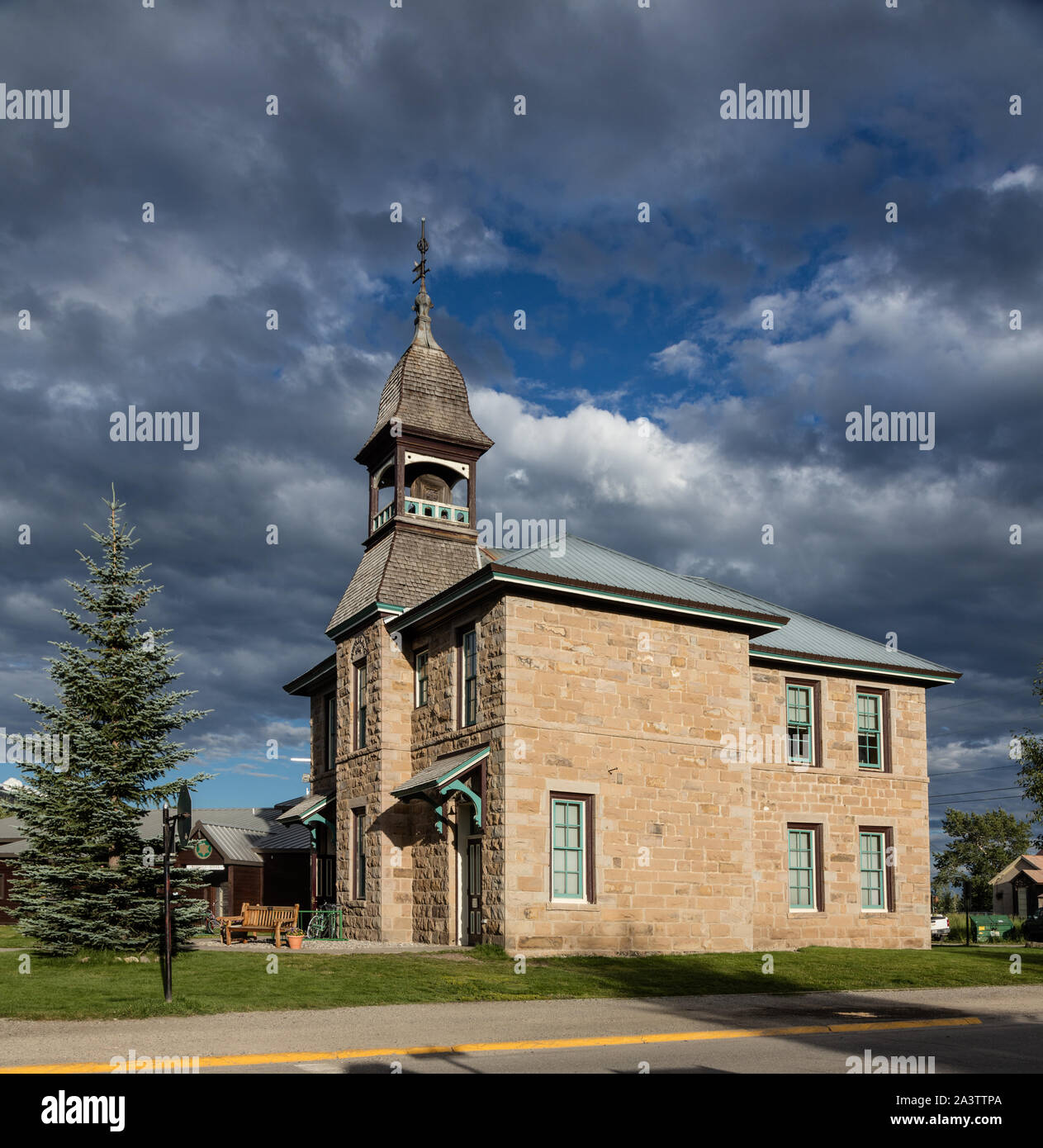 La vecchia roccia, una volta a due piani con due camere da schoolhouse costruito nel 1883 con la cava di pietra arenaria nelle vicinanze. Crested Butte, Colorado Foto Stock