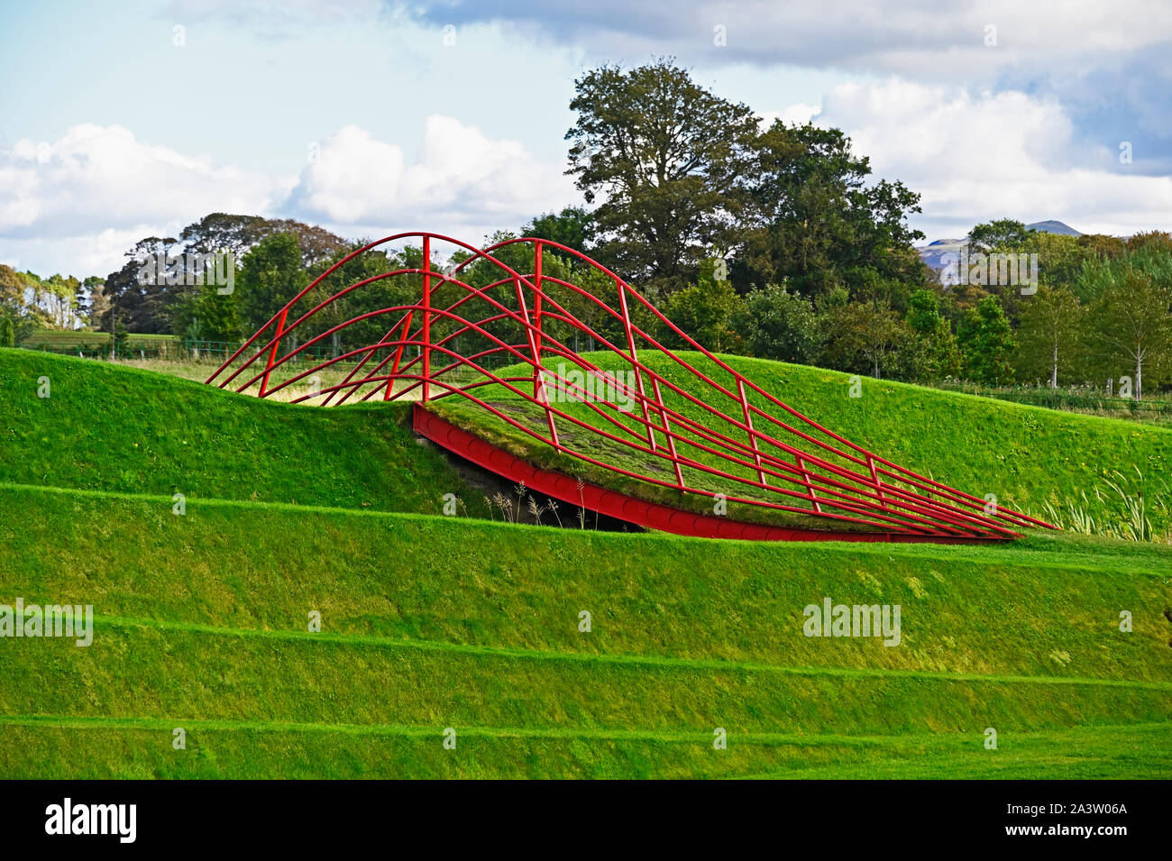 "Cellule di vita" (dettaglio), outdoor artwork da Charles Jencks, dal gelato Lane, Giove Artland, Bonnington House, Wilkieston, West Lothian. Foto Stock