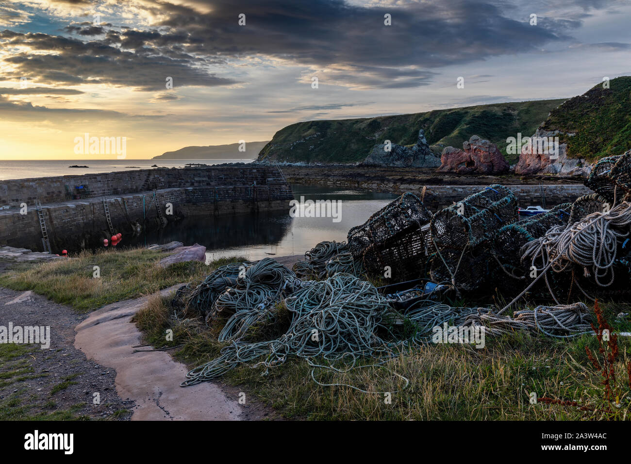 Lobster Pot presso il pittoresco porto di Baia vicino Cockburnspath in Berwickshire , Scottish Borders, Scozia ,REGNO UNITO Foto Stock