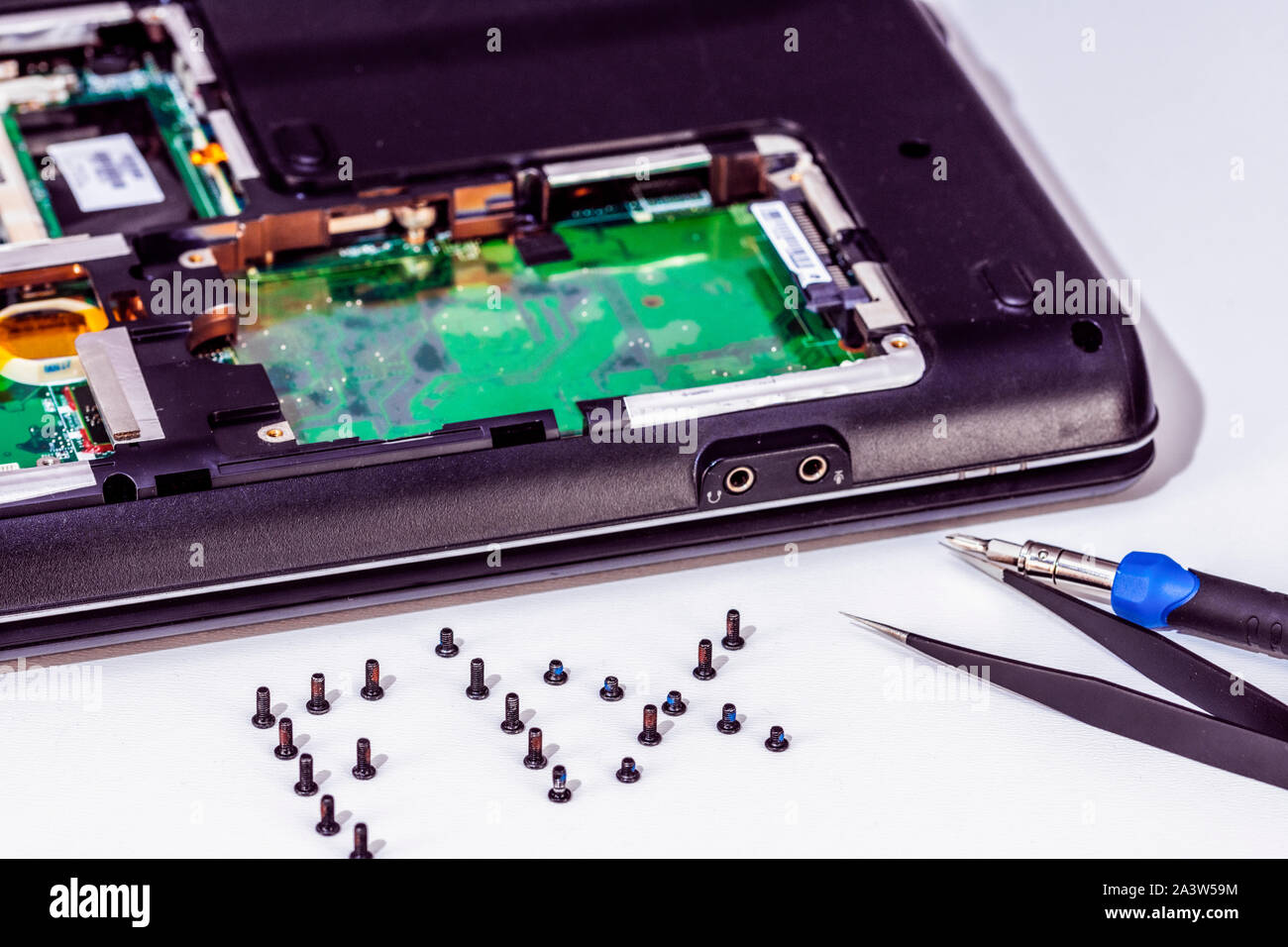 Circuito integrato del computer e fissare la parola fatta di viti Foto Stock