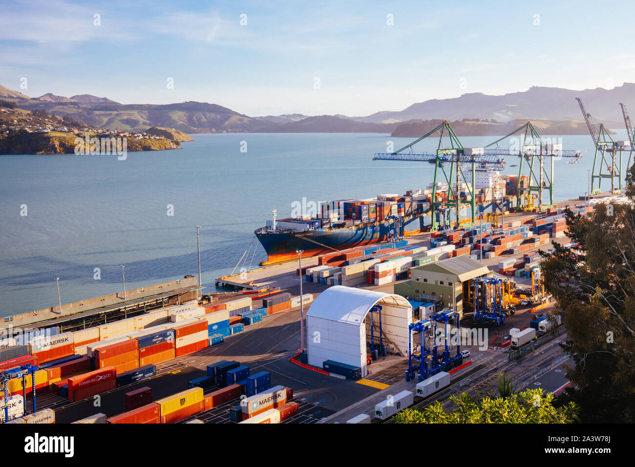 Lyttleton, Nuova Zelanda - 18 Settembre 2019: trafficato porto di spedizione per Christchurch in Lyttleton Nuova Zelanda Foto Stock