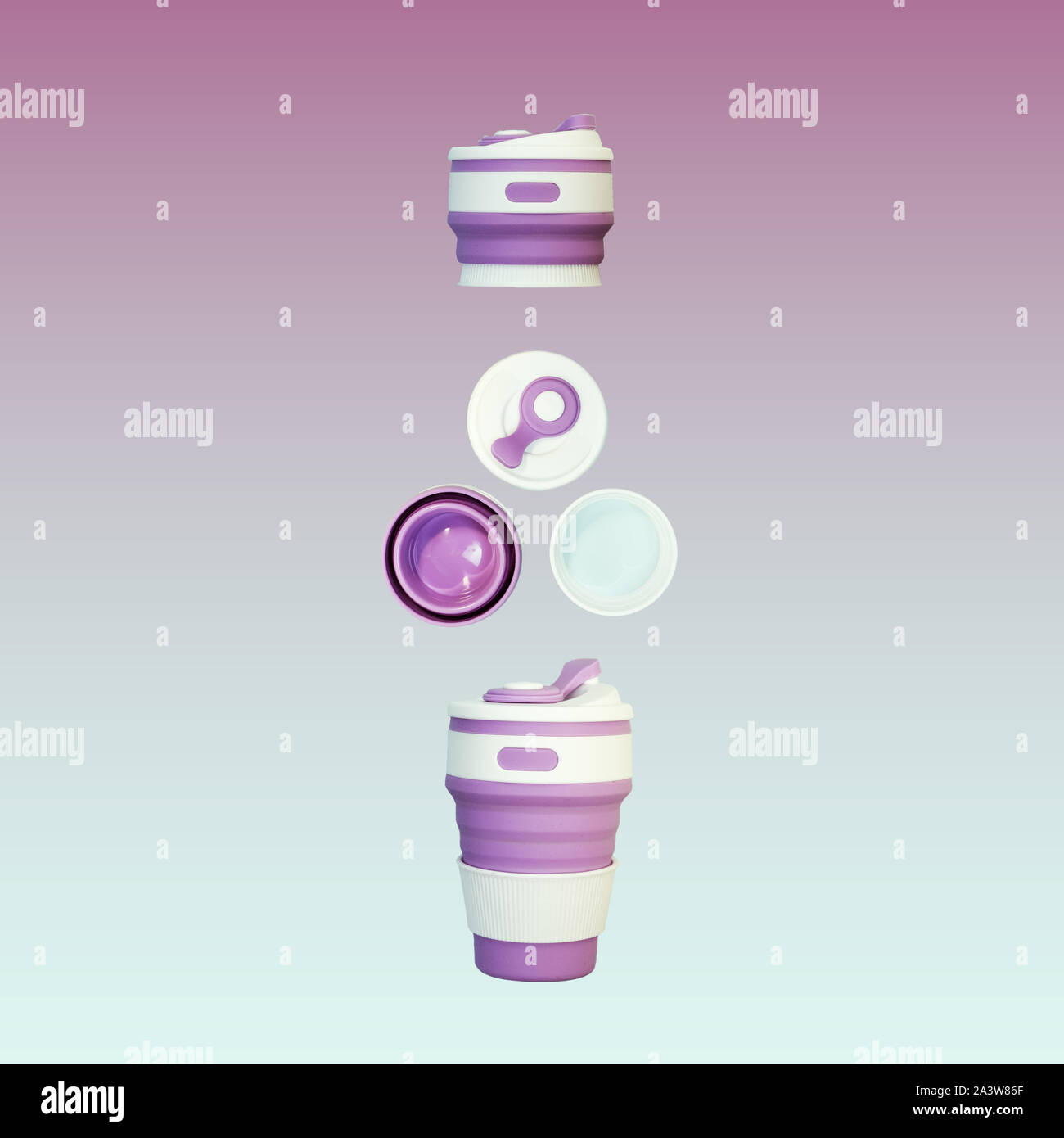 Rifiuti Zero concetto. Elegante eco riutilizzabili tazza da caffè di bamboo naturale cup Foto Stock