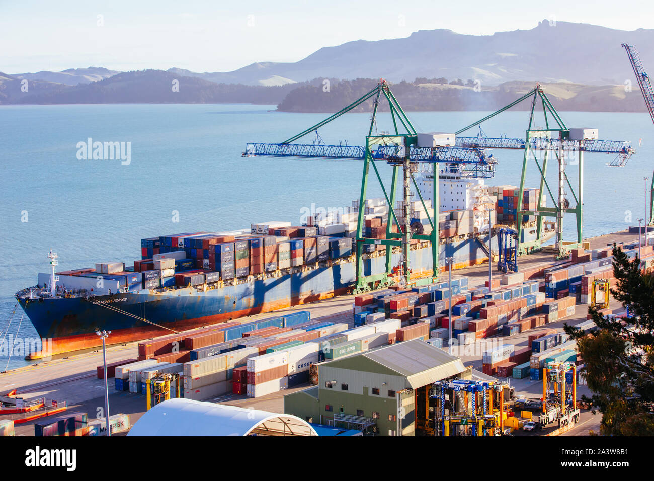 Lyttleton, Nuova Zelanda - 18 Settembre 2019: trafficato porto di spedizione per Christchurch in Lyttleton Nuova Zelanda Foto Stock