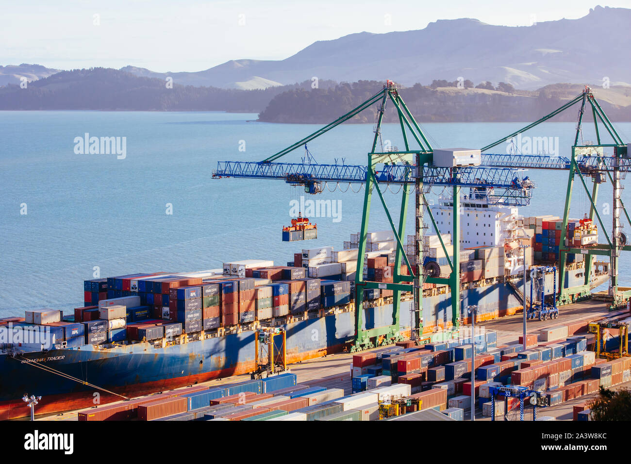 Lyttleton, Nuova Zelanda - 18 Settembre 2019: trafficato porto di spedizione per Christchurch in Lyttleton Nuova Zelanda Foto Stock