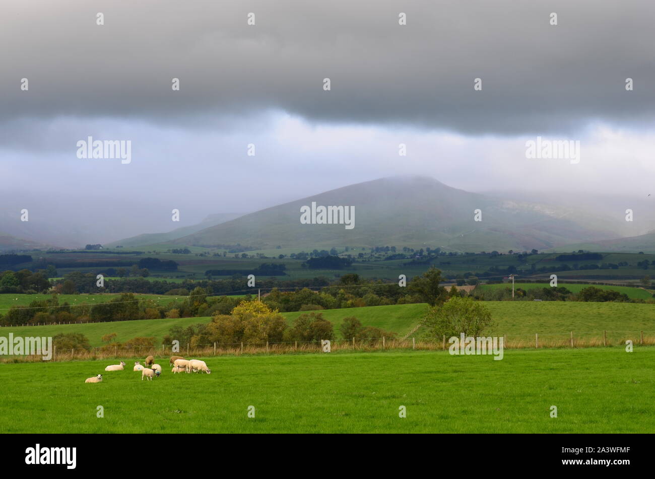 Dark skies over Murton Pike, Northern Pennines Foto Stock