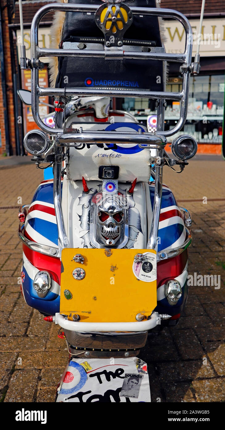 Migliorata fino vintage Vespa. Foto Stock