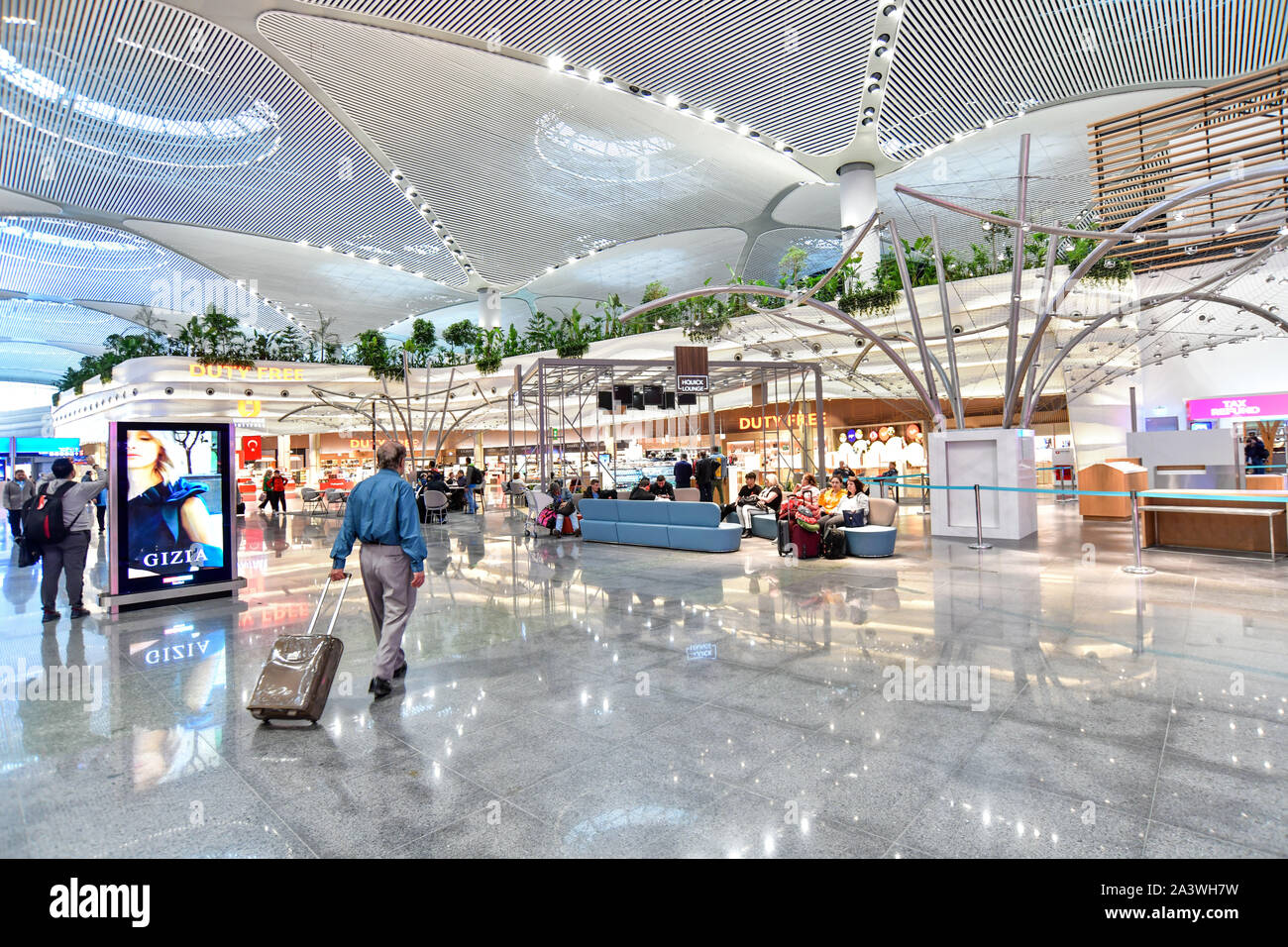 La Turchia. Istanbul Ataturk, inaugurato dal Presidente turco Recep Tayyip Erdogan il 29 ottobre 2018, è il più grande aeroporto in termini di Foto Stock