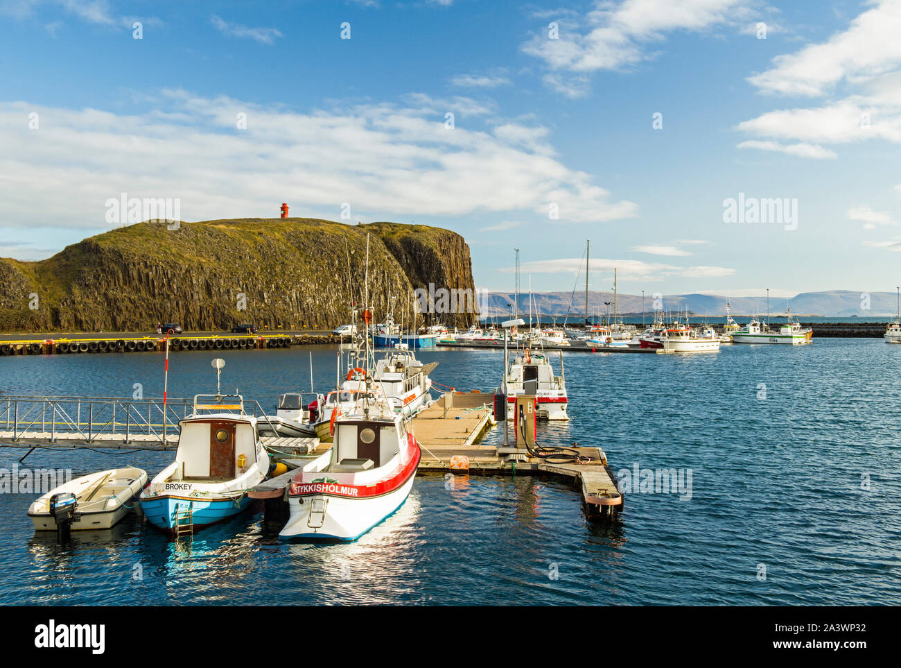 Il porto di Stykkisholmur sulla penisola di Snaefellsness in Islanda Foto Stock