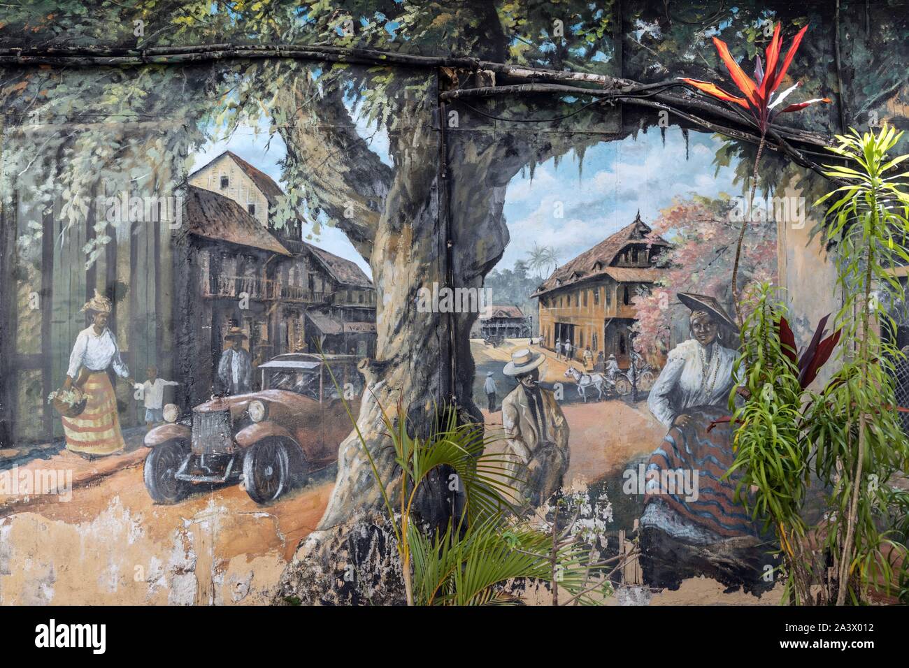 Gli affreschi all'interno dell'hotel, Les PALMISTES HOTEL, bar, ristorante, una istituzione nella capitale, Place des Palmistes, Cayenne, Guiana francese, Dipartimento d'oltremare, SUD AMERICA, Francia Foto Stock Gli affreschi all'interno dell'hotel, Les PALMISTES HOTEL, bar, ristorante, una istituzione nella capitale, Place des Palmistes, Cayenne, Guiana francese, Dipartimento d'oltremare, SUD AMERICA, Francia Foto Stock