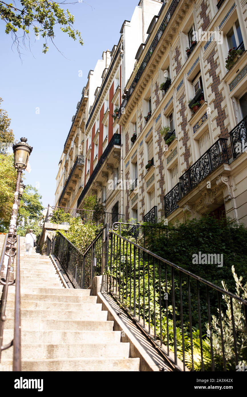 Una scala nel quartiere Montmartre di Parigi, Francia. Foto Stock
