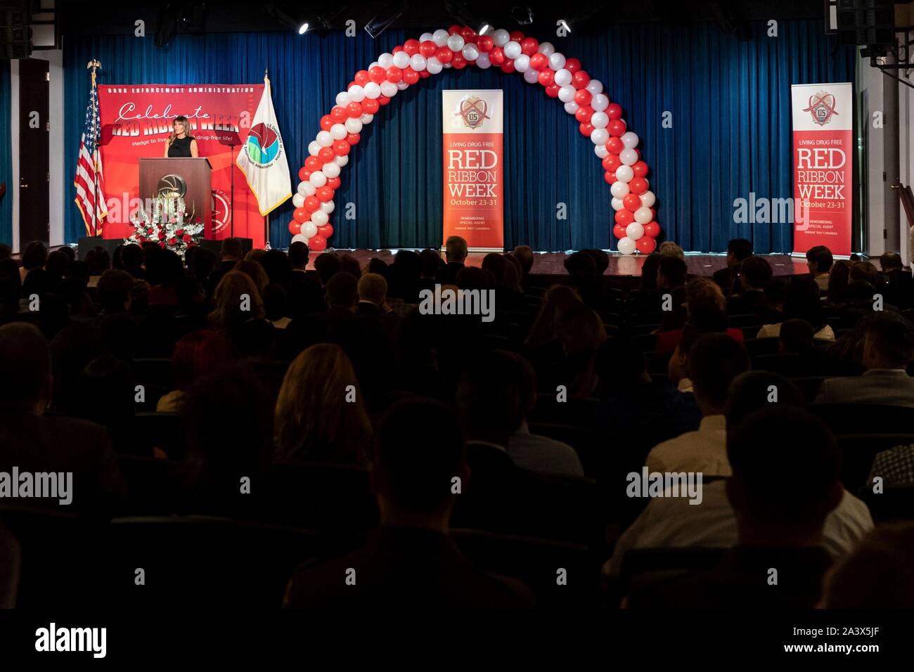 U.S prima signora Melania Trump offre commento durante il National Nastro Rosso al Rally della Drug Enforcement Agency sede Ottobre 7, 2019 a Washington, DC. Foto Stock