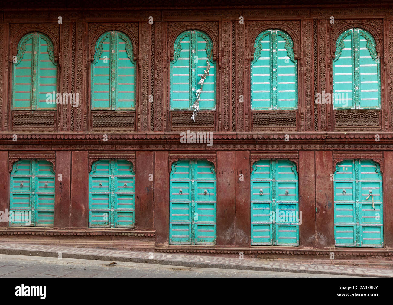 Bellissima haveli nella città vecchia, Rajasthan, Bikaner, India Foto Stock