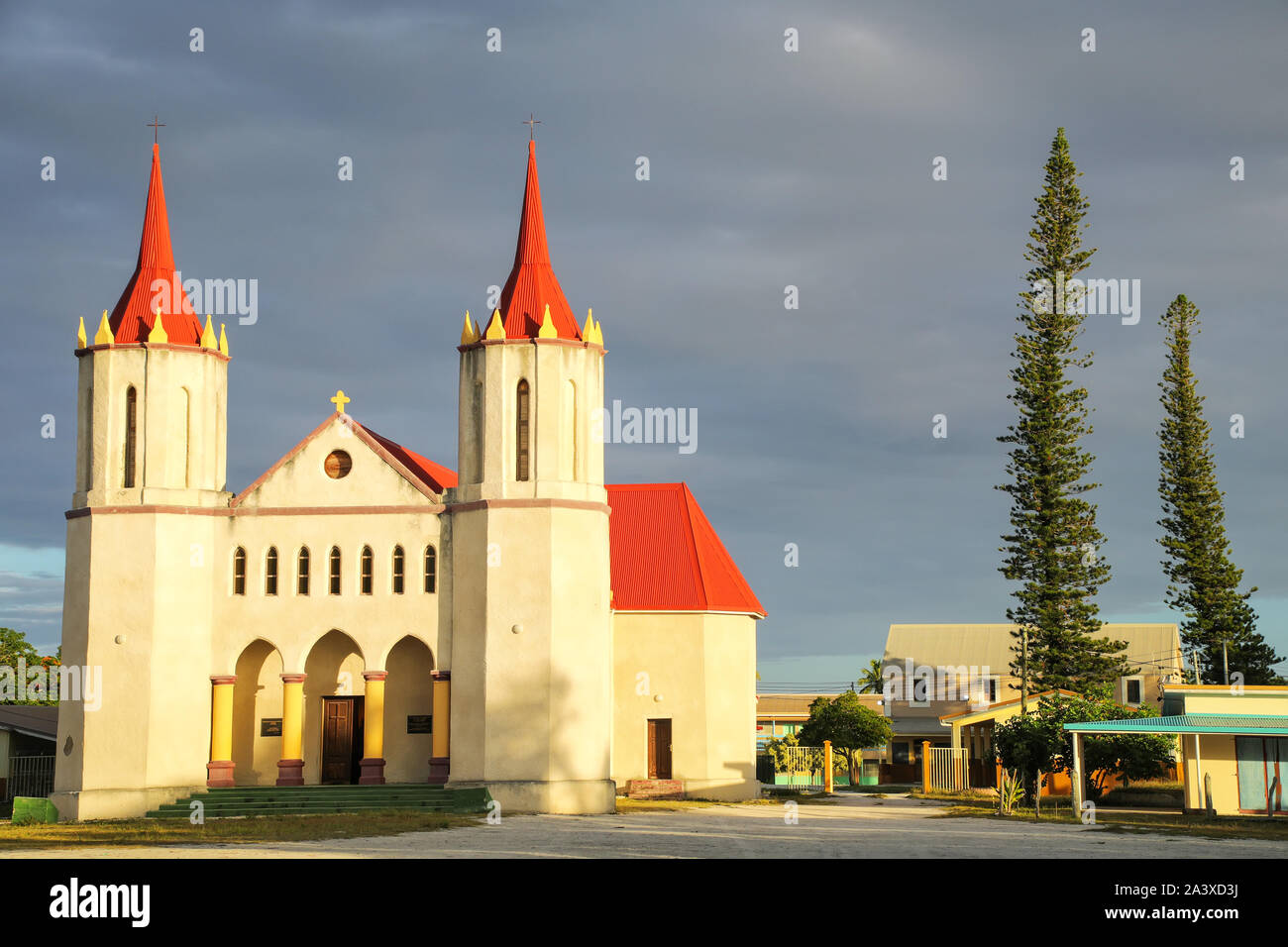 Fayaoue chiesa cattolica sull isola Ouvea, Isole della Lealtà, Nuova Caledonia. Fayaoue è il centro amministrativo del comune. Foto Stock