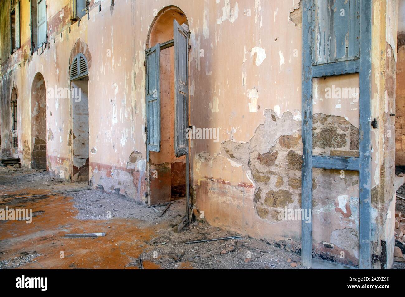 Rovine dell'OSPEDALE DI ILE ROYALE sulla quale c era una volta una colonia penale, salvezza'S ISLANDS, Guiana francese, Dipartimento d'oltremare, SUD AMERICA, Francia Foto Stock