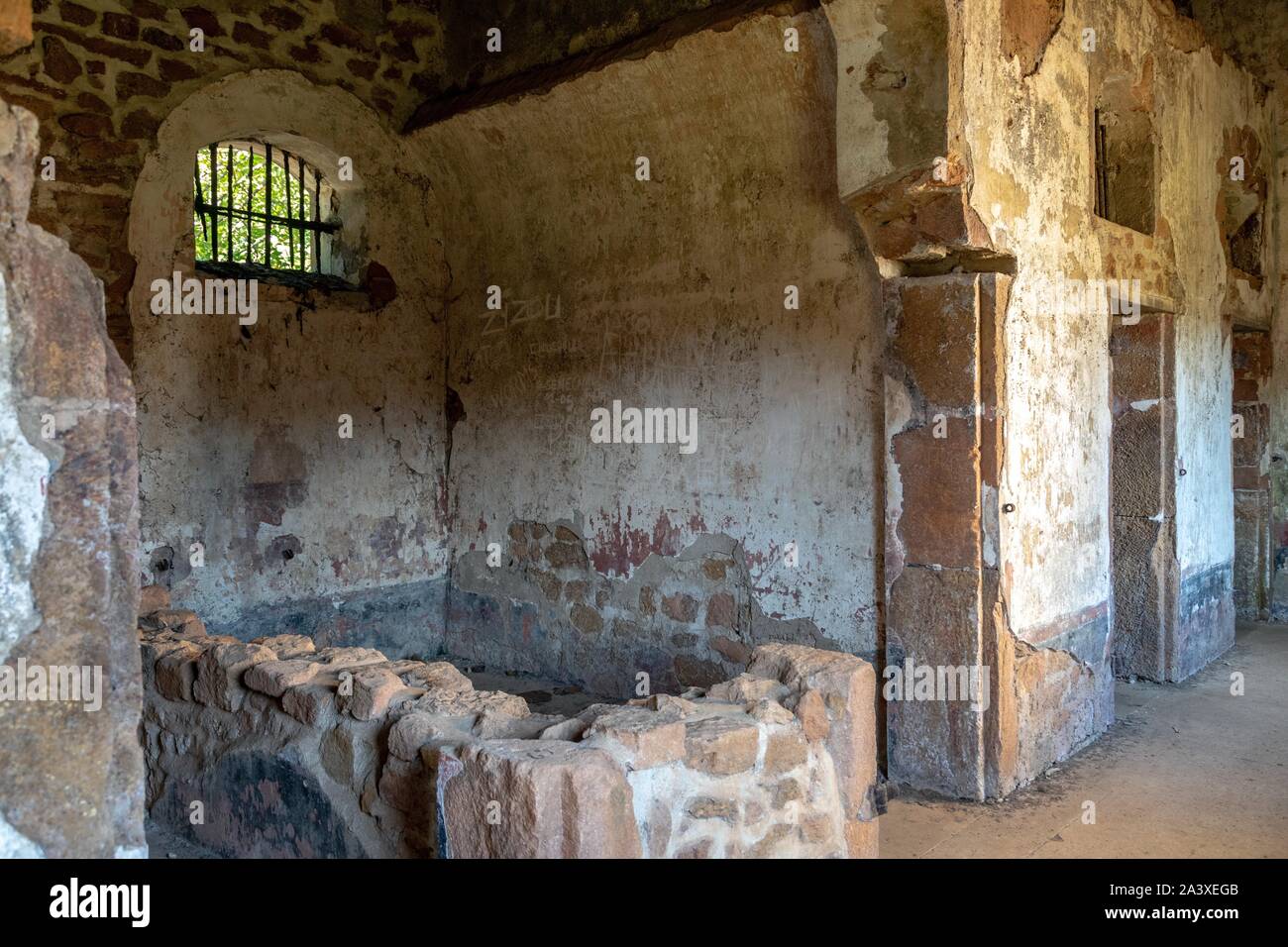 Rovine della ex colonia penale ONI LE ROYALE, salvezza'S ISLANDS, Kourou (Guiana francese, Dipartimento d'oltremare, SUD AMERICA, Francia Foto Stock