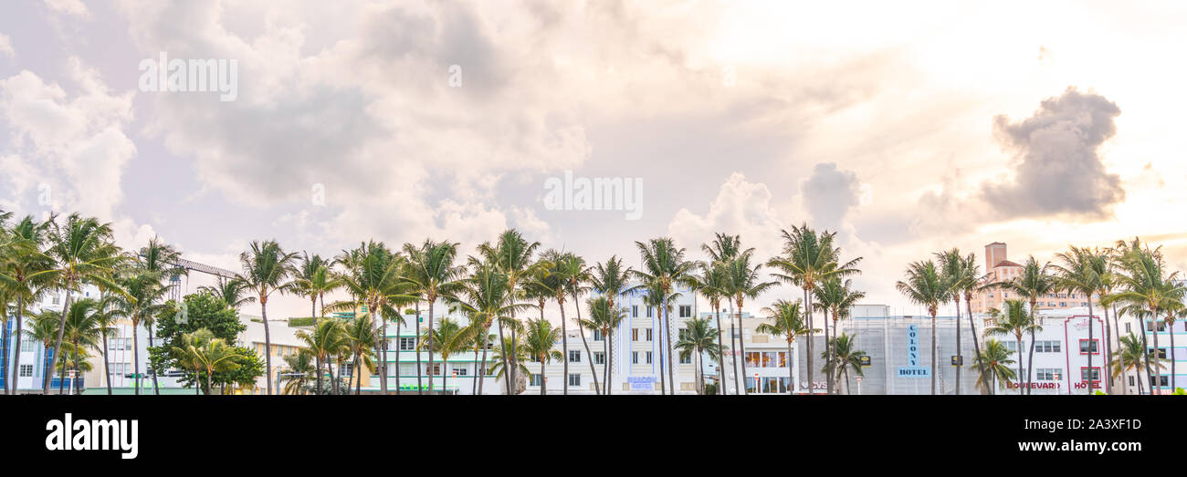 MIAMI BEACH, FLORIDA, Stati Uniti d'America - 10 Settembre 2019: Panorama dell Hotel e ristorante sulla Ocean Drive a Miami Beach, Foto Stock