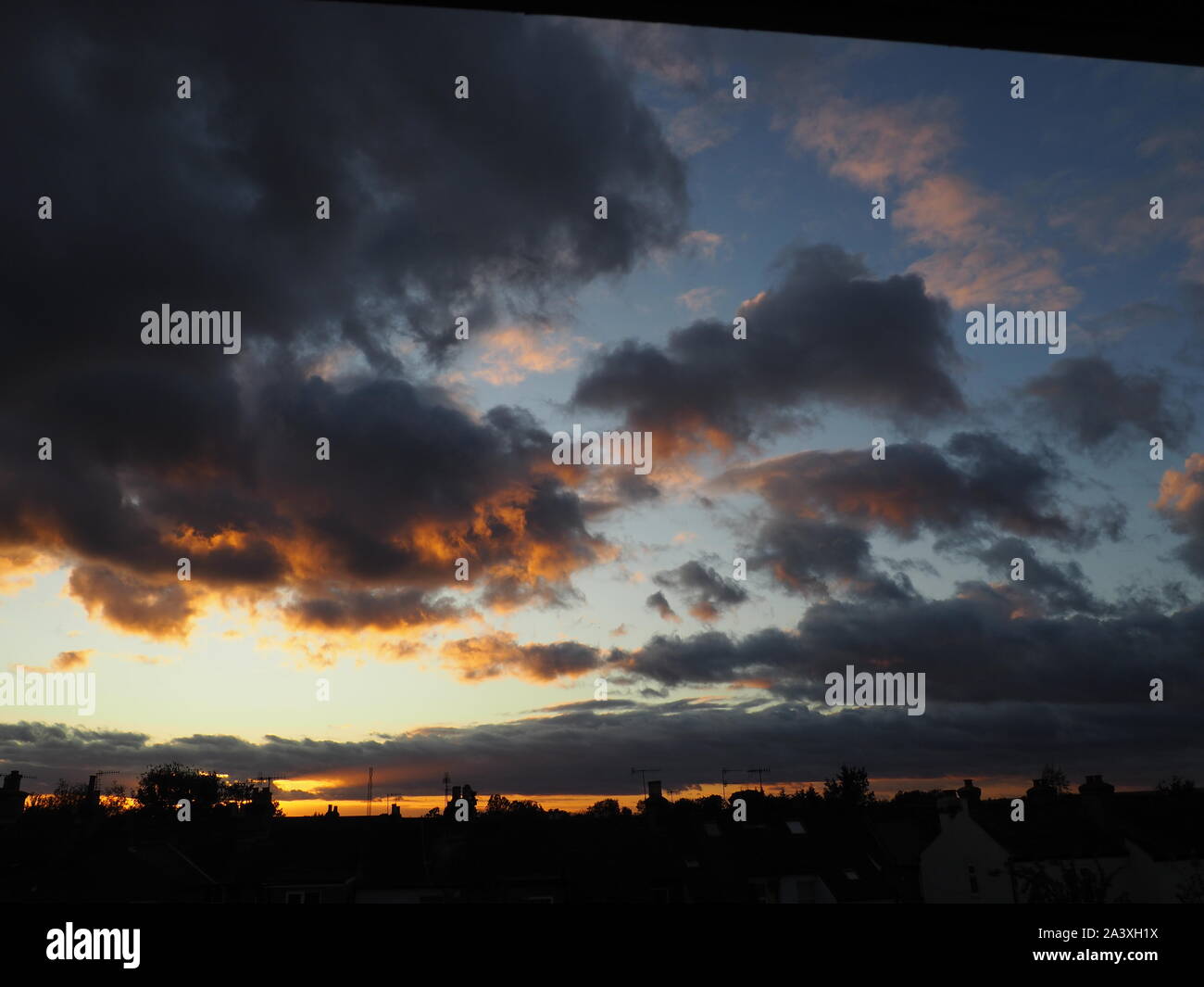 Tramonto su Watford - REGNO UNITO Foto Stock