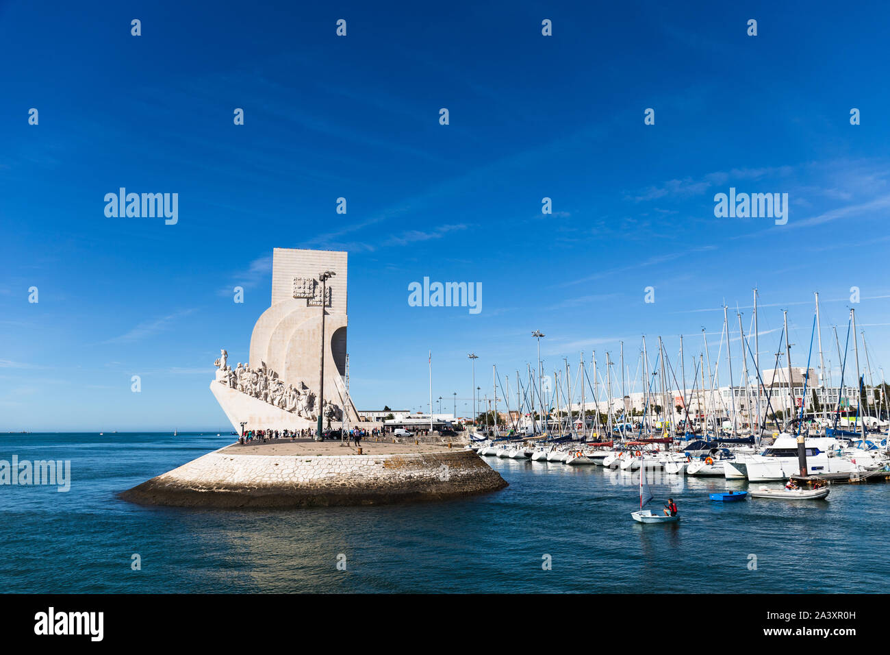 Ottobre 6th, 2019, Lisbona, Portogallo - il Monumento delle Scoperte, situato nella riva nord del fiume Tagus estuary in Santa Maria de Belem Foto Stock