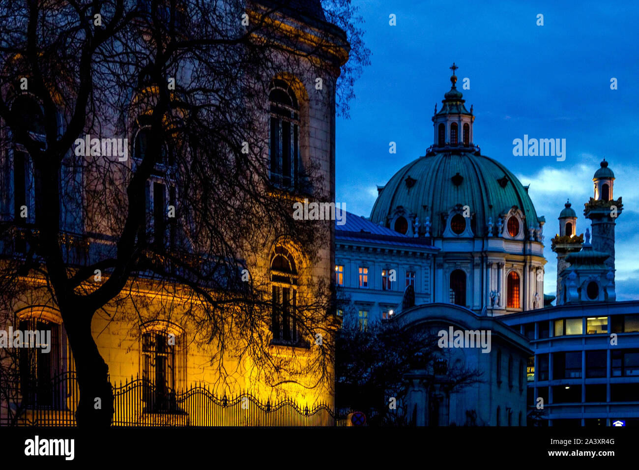 Chiesa di San Carlo Borromeo, Karlskirche Vienna Austria Foto Stock