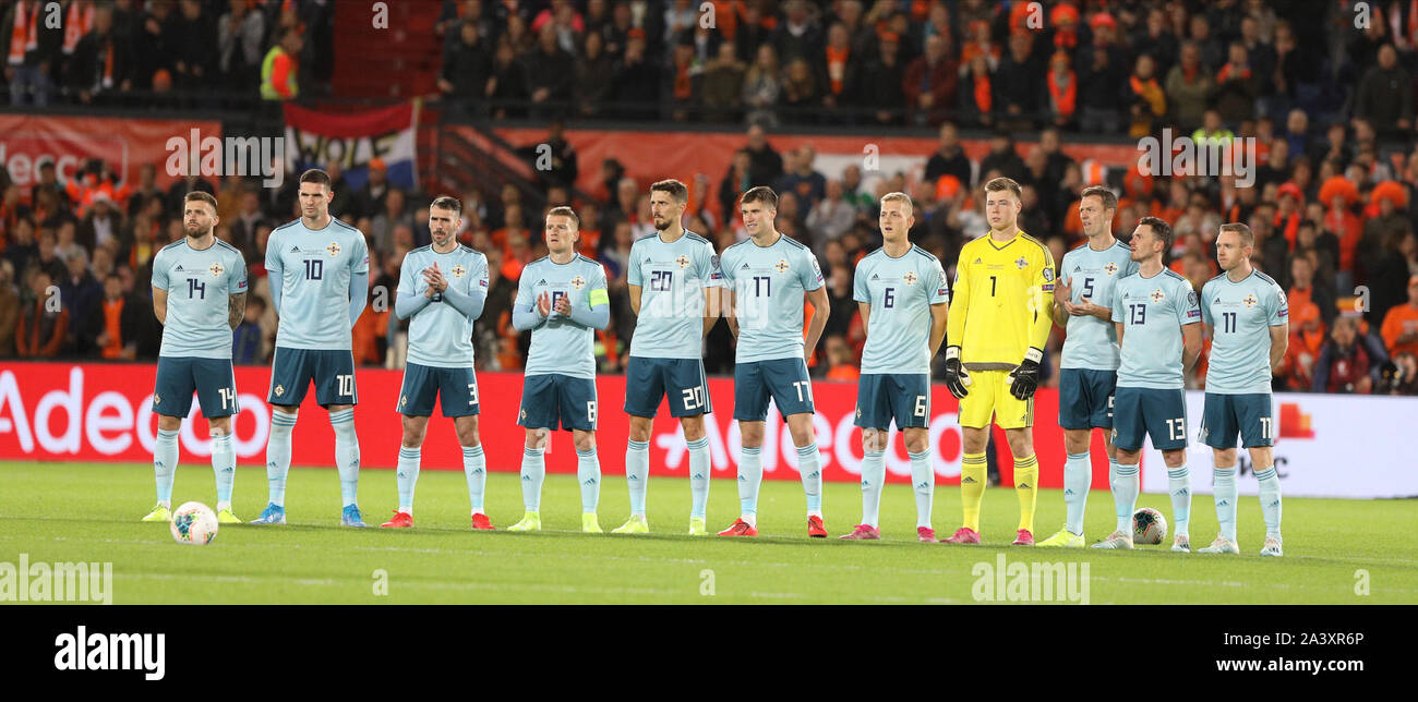 Stadion Feijenoord, Rotterdam, Paesi Bassi. 10 ottobre, 2019. Campionati Europei 2020 il qualificatore, Paesi Bassi contro Irlanda del Nord e Irlanda del Nord di team line up - Editoriale usare carte di credito: Azione Plus sport/Alamy Live News Foto Stock