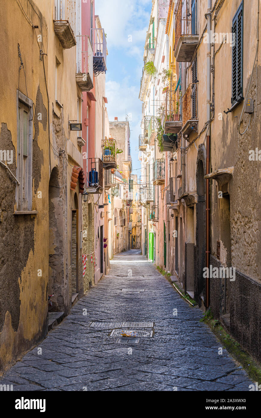 New Scenic 5 posti in vista della bellissima isola di Procida, vicino a Napoli, regione Campania, Italia. Foto Stock