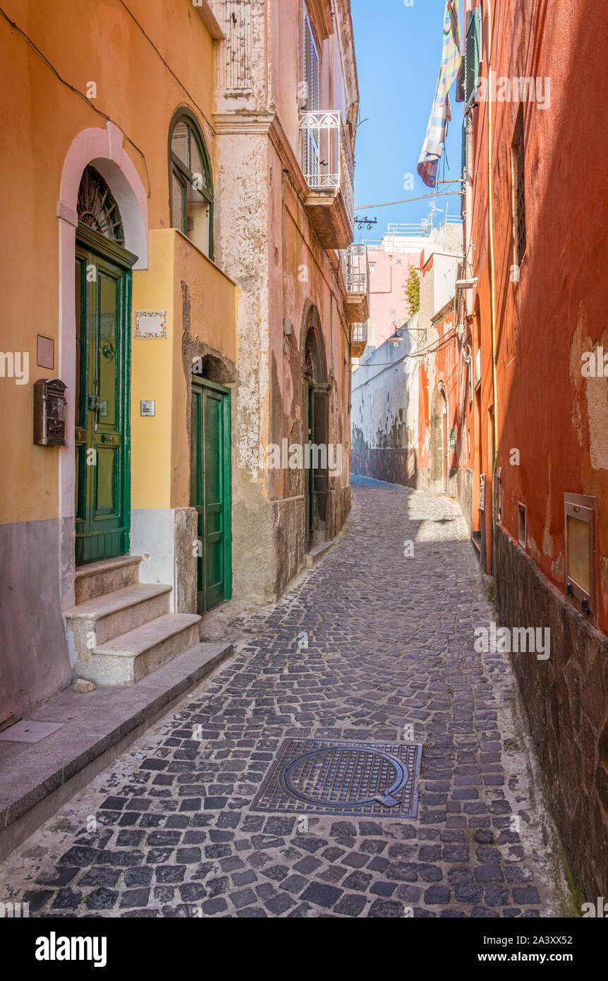 New Scenic 5 posti in vista della bellissima isola di Procida, vicino a Napoli, regione Campania, Italia. Foto Stock