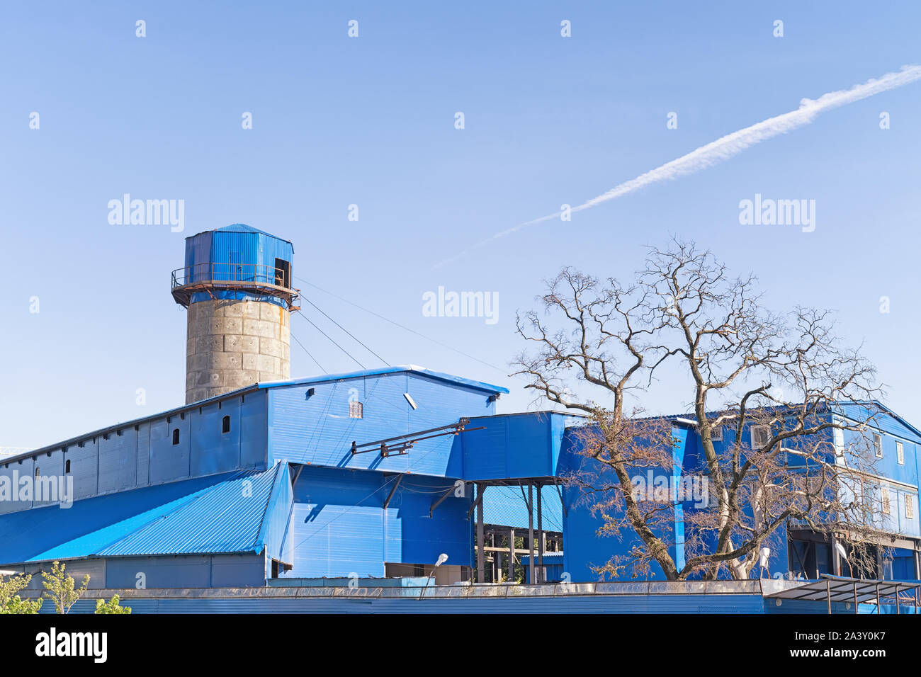 Struttura temporanea presso il cantiere per la costruzione della metropolitana. Paesaggio industriale Foto Stock