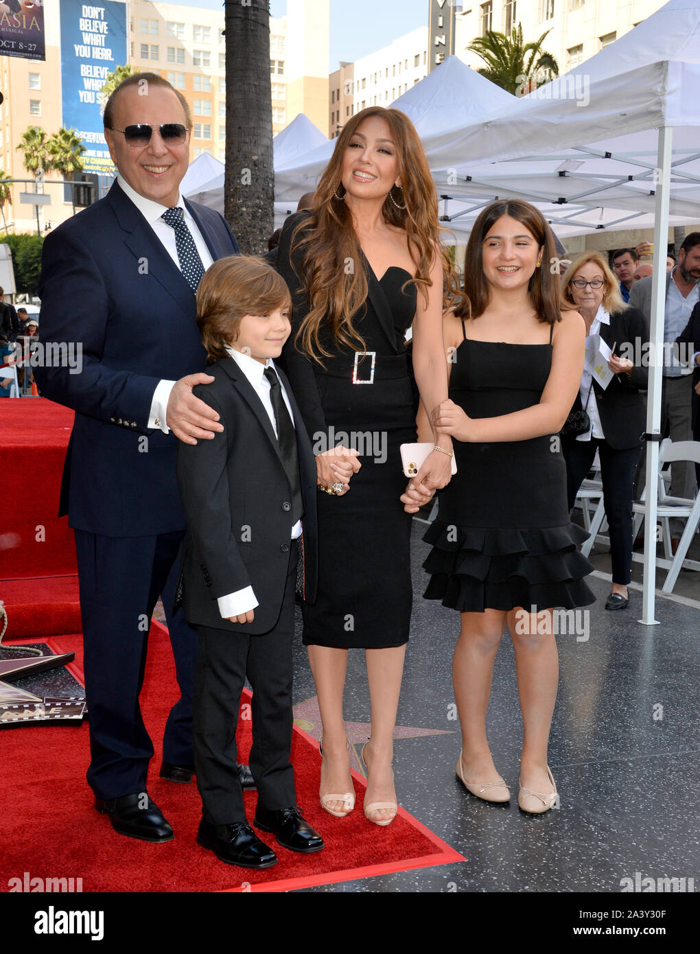 LOS ANGELES, CA. Ottobre 10, 2019: Tommy Mottola, Thalia Mottola & Famiglia all'Hollywood Walk of Fame Star Cerimonia in onore di Tommy Mottola. Foto: Paul Smith/Featureflash Foto Stock