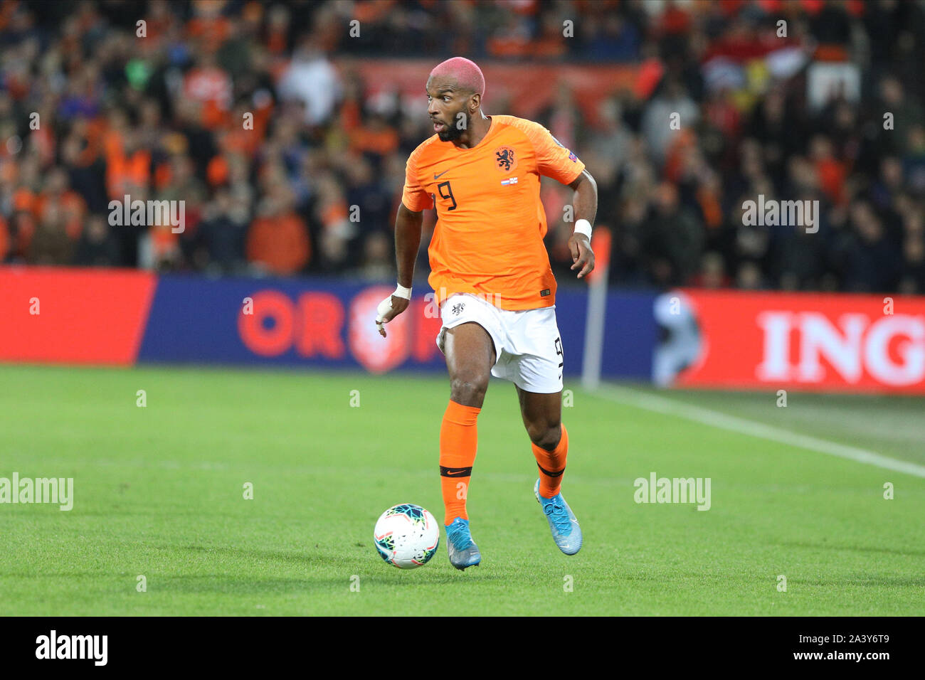 Stadion Feijenoord, Rotterdam, Paesi Bassi. 10 ottobre, 2019. Campionati Europei 2020 il qualificatore, Paesi Bassi contro l'Irlanda del Nord; Netherland's Ryan Babel sulla sfera - Editoriale usare carte di credito: Azione Plus sport/Alamy Live News Foto Stock