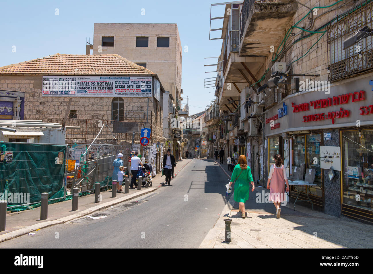 Mea Shearim o Mea she'arim street view uno dei più antichi Ultra-Orthodox quartieri ebraici in Gerusalemme. Foto Stock