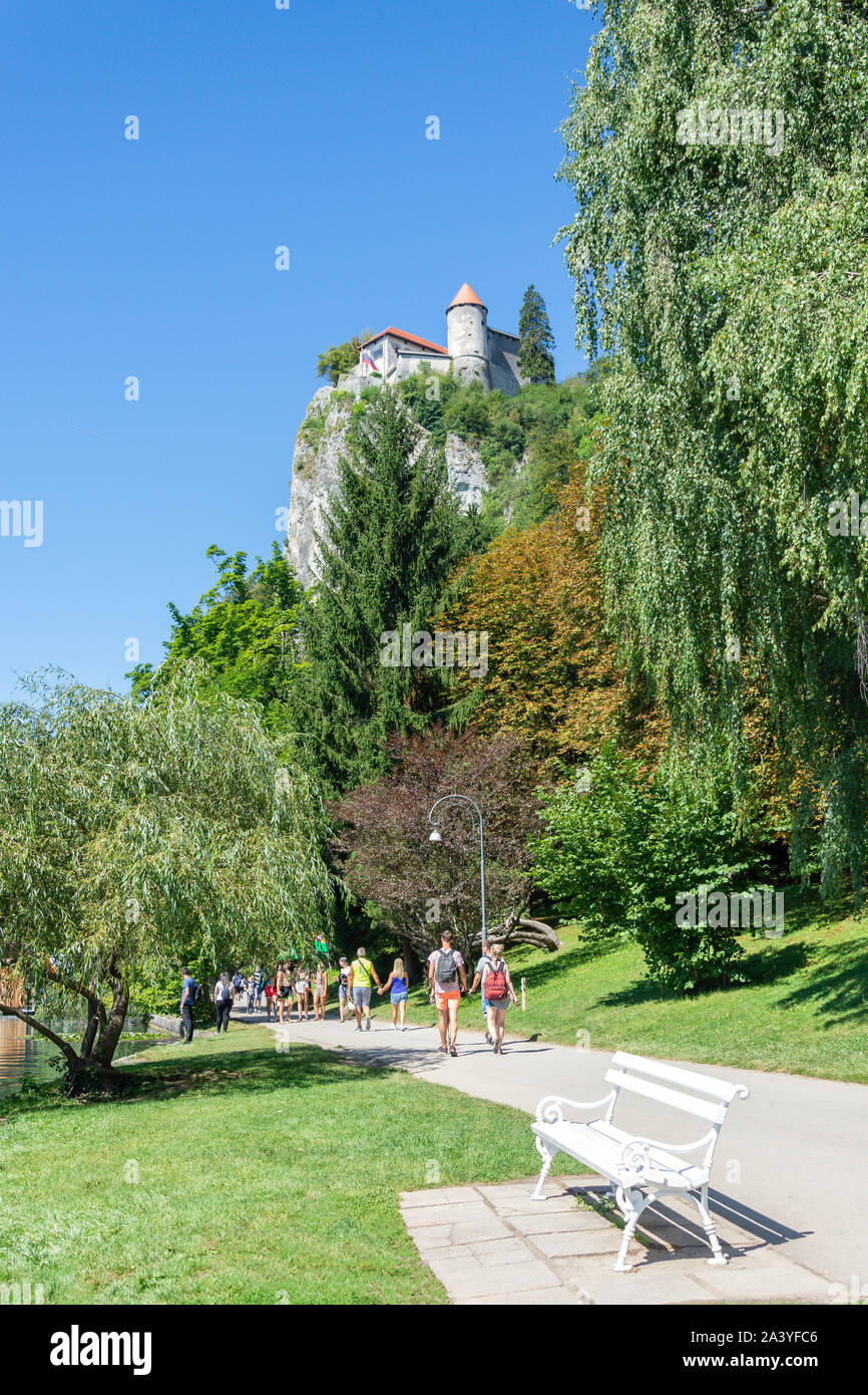 Il castello di Bled da Veslashka promenada, lago di Bled Bled, Alta Carniola Regione, Slovenia Foto Stock