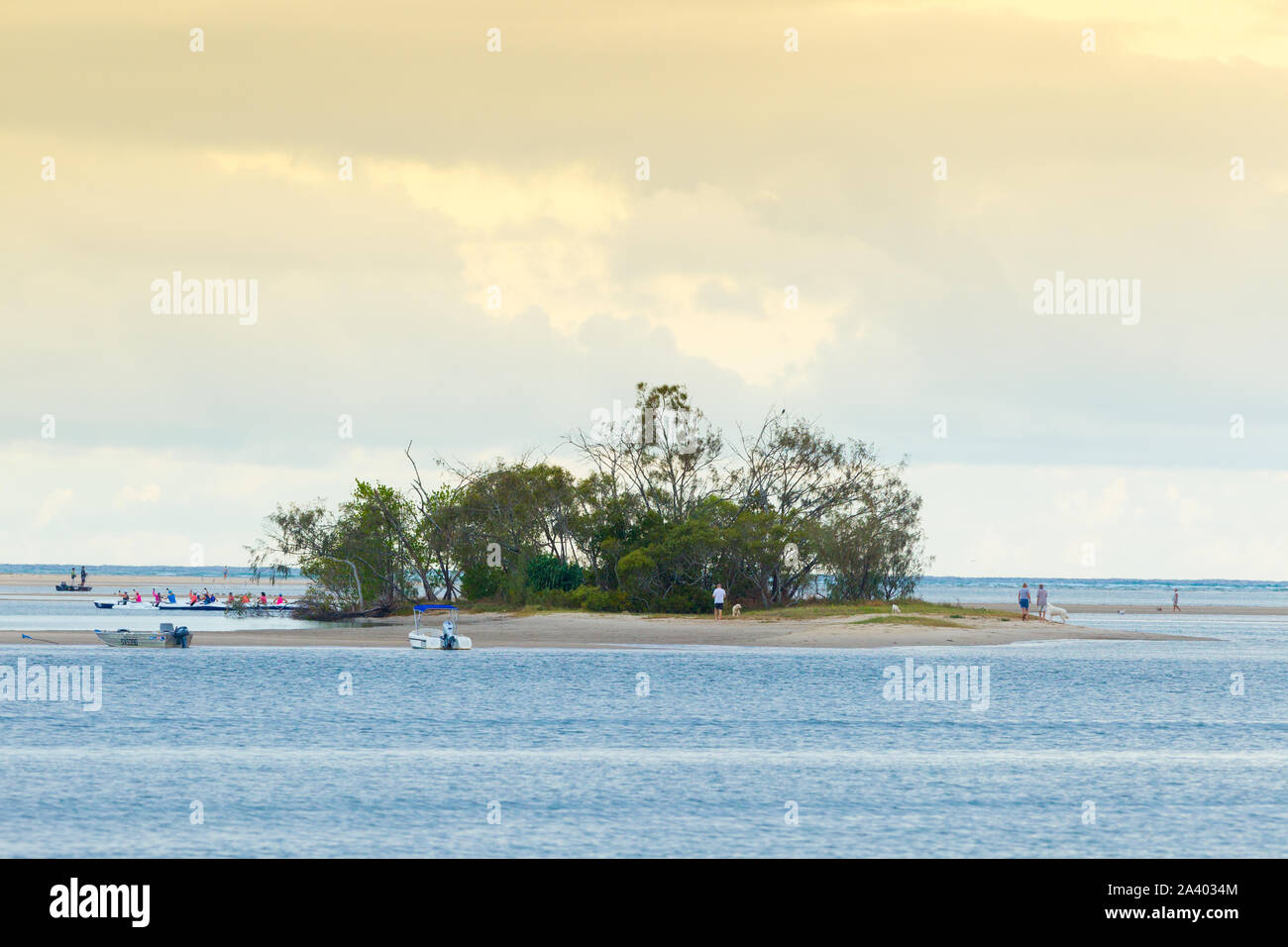 Una piccola isola offshore in Noosa sulla Sunshine Coast di Queensland, Australia. Foto Stock