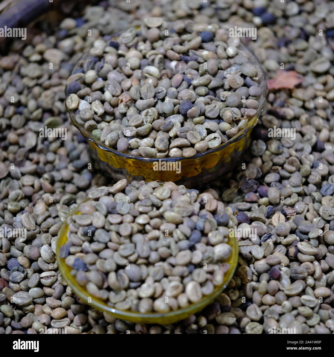 Indonesia Sumba Pasar Inpres Matawai - chicchi di caffè 1:1 Format Foto Stock