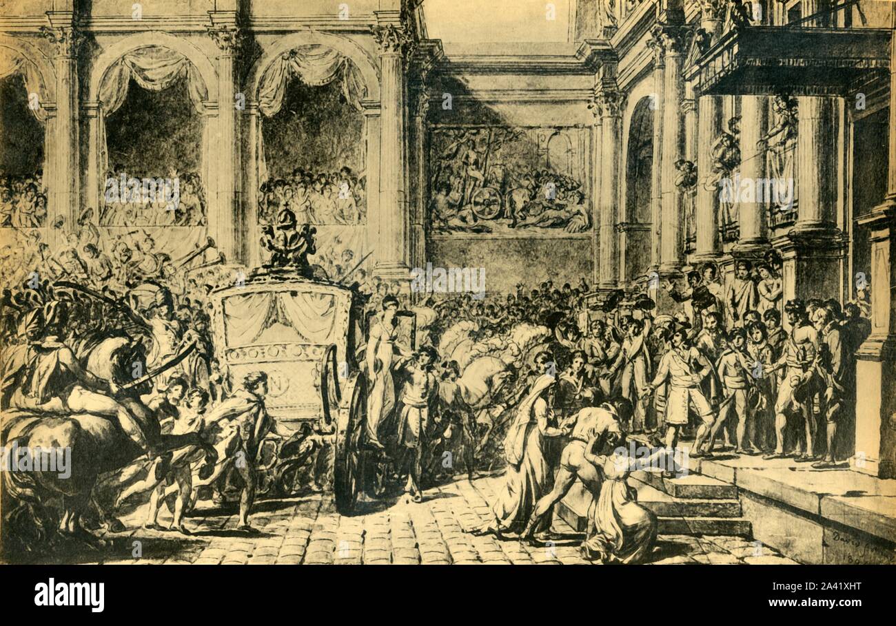 La reception dell'Imperatore e l'Imperatrice alla H&#xf4;tel de Ville, Parigi, c1804, (1921). "R&#xe9;cezione de l'Empereur et de l'imp&#xe9;ratrice &#xe0; l'H&#xf4;tel de Ville". Napoleone Bonaparte (1769-1821) gira a ricevere le petizioni come egli cammina su per i gradini. Il prefetto della Senna aiuta l'Imperatrice Josephine (1763-1814) al di fuori della sua carrozza. Disegno da Jacques-Louis David per un lavoro che non è mai stata effettuata (1805). Da "Napoleone", da Raymond Guyot, [H. Farinosa, Paris, 1921] Foto Stock