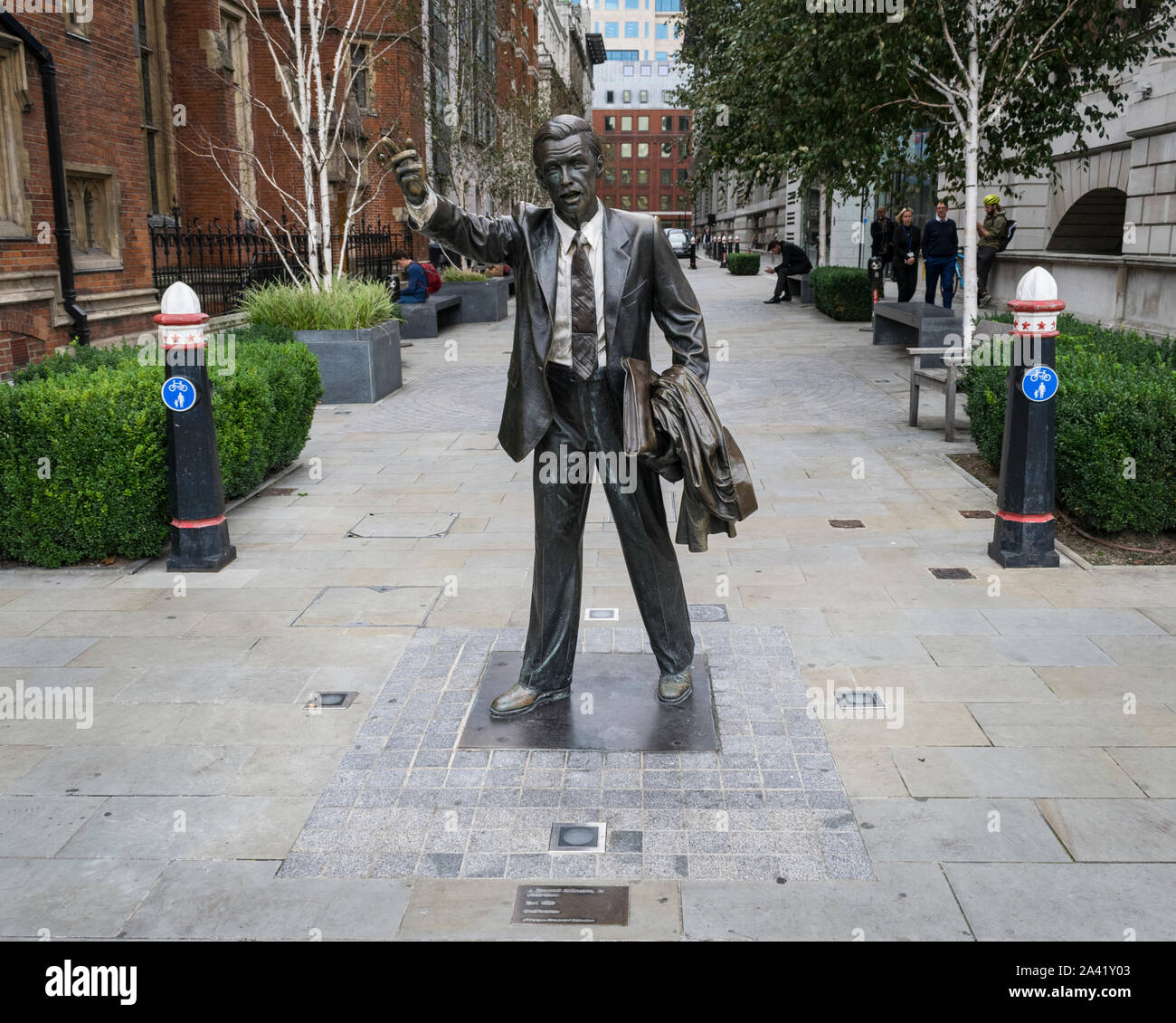 Taxi come cast statua in bronzo situato a John Carpenter Street a Blackfriars, Londo, JPMorgan Chase collezione d arte ed è venuto da New York, Stati Uniti d'America Foto Stock