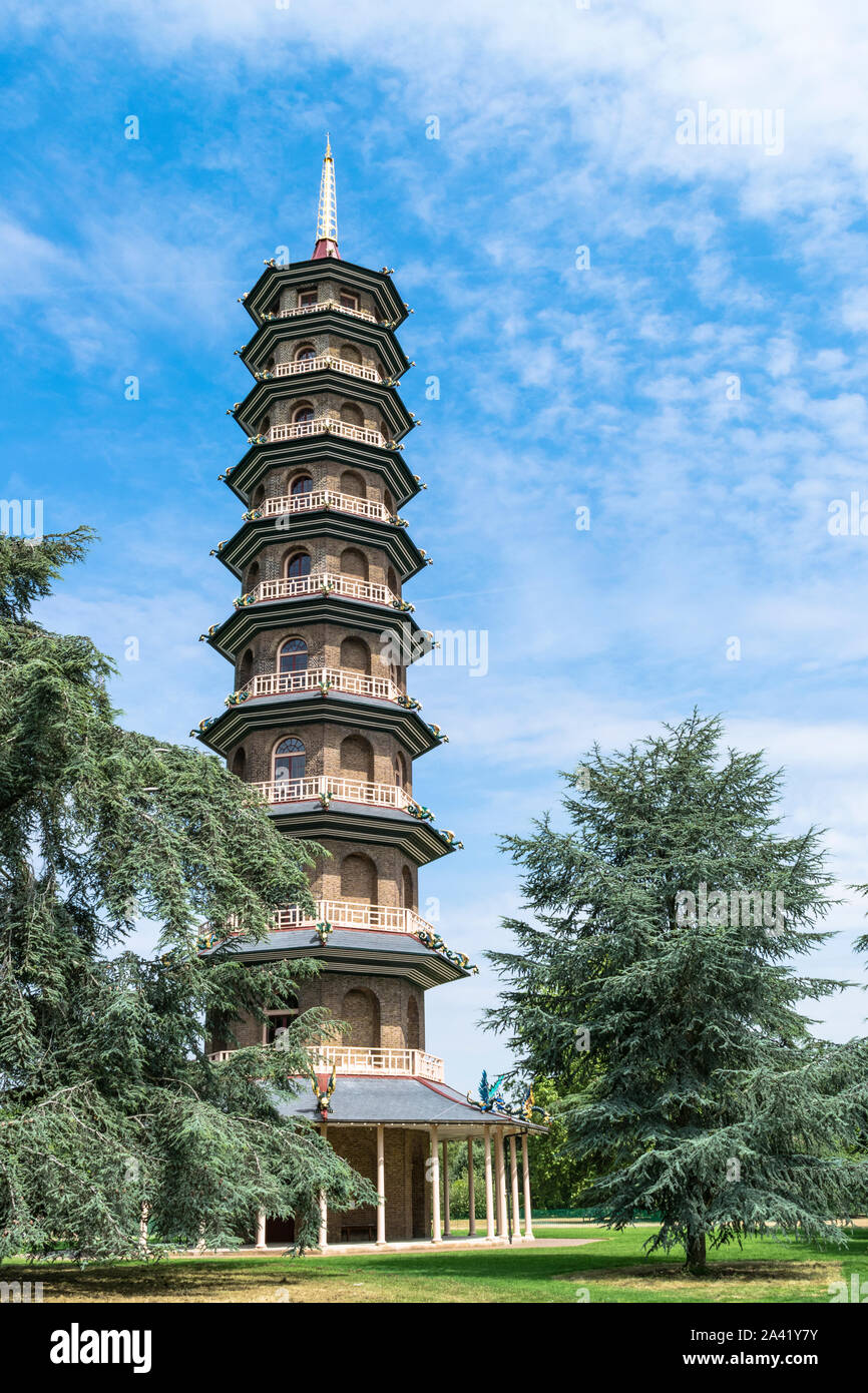 Ristrutturato Grande Pagoda a Royal Botanic Gardens, Kew Gardens su un giorno d'estate, Richmond, Londra. Foto Stock