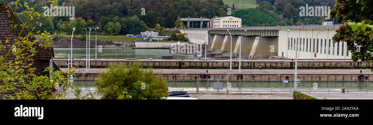 Stazione per la potenza idraulica Ybbs-Persenbeug sul fiume Danubio Foto Stock