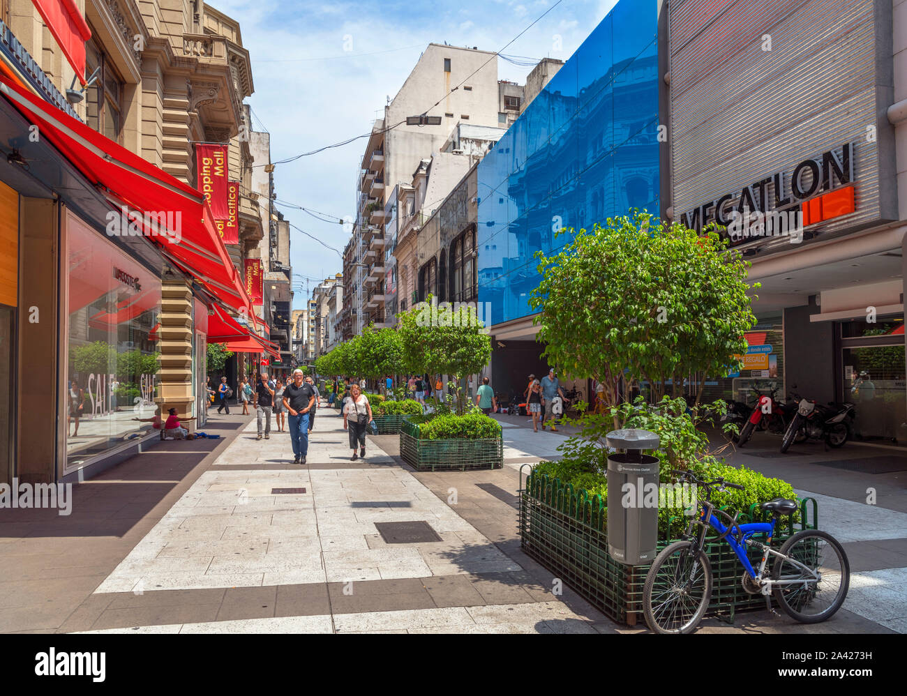 Calle Florida, una importante strada per lo shopping nel centro della città di Buenos Aires, Argentina Foto Stock