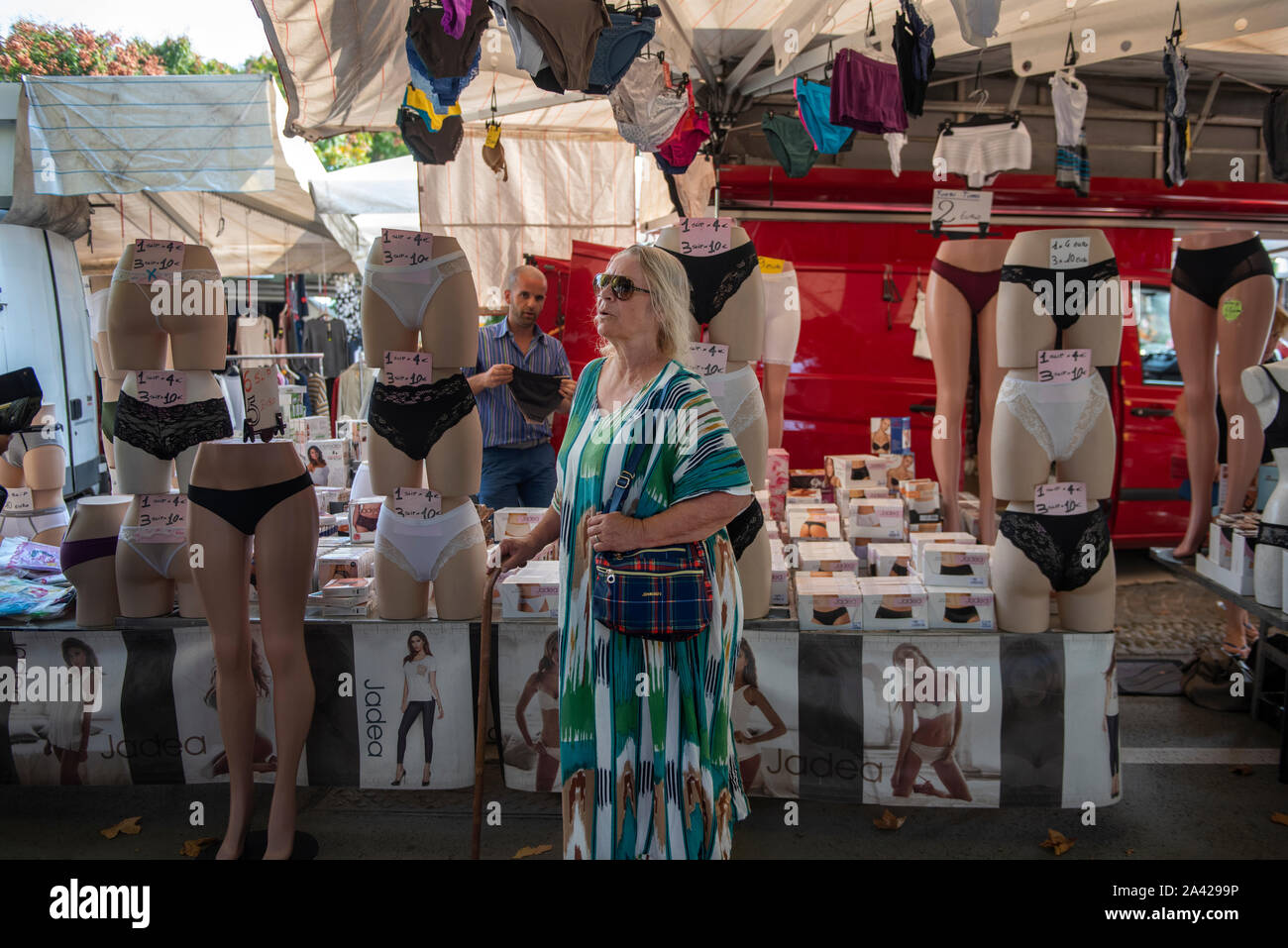 Il Lago Maggiore, il Lago Maggiore Stresa Sett 2019 Strada del mercato di Stresa Foto Stock