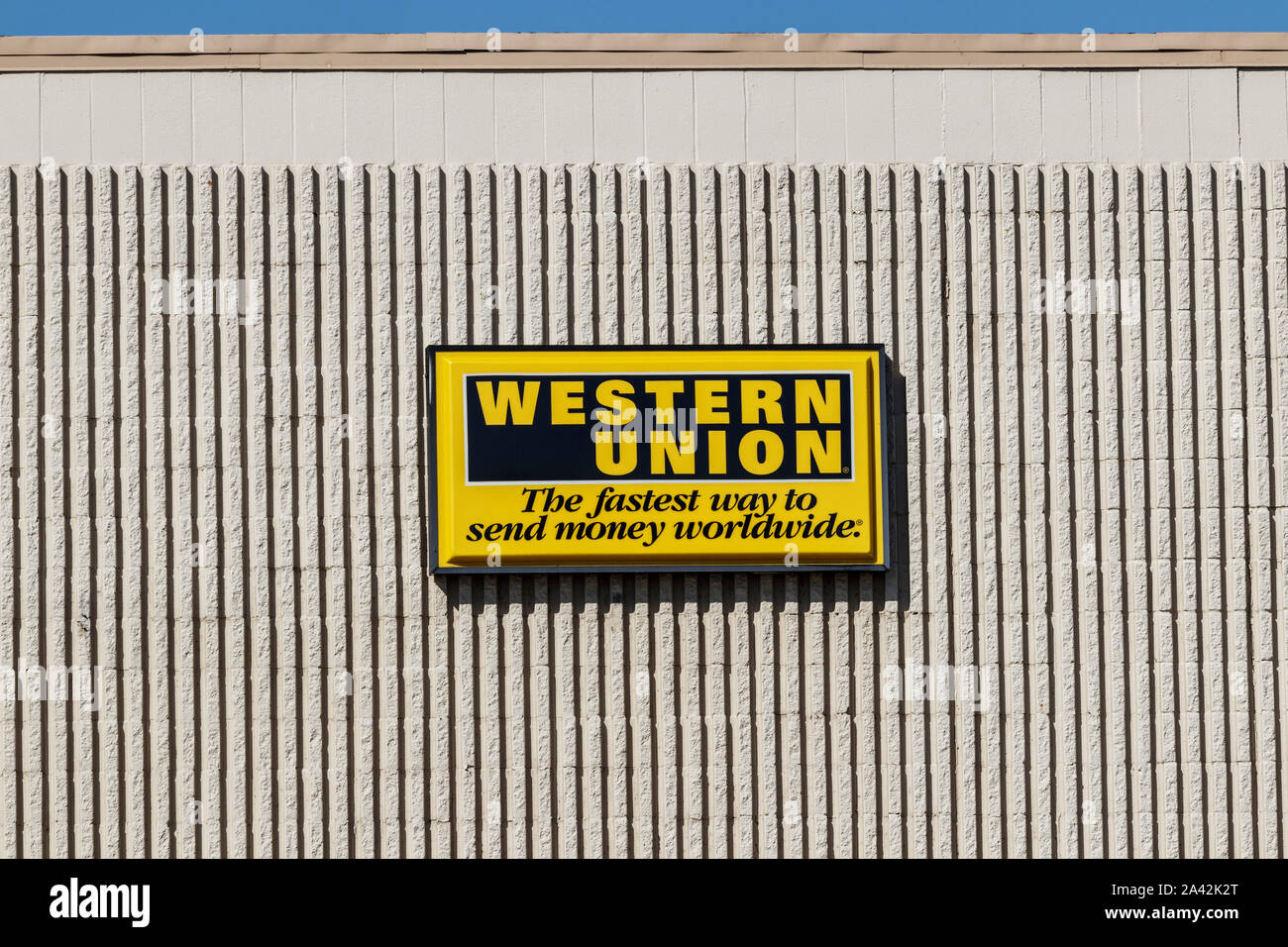 Kokomo - Circa nel settembre 2019: Western Union di digital signage e logo. Western Union telegrammi inviati oltre il telegrafo e offre ora i bonifici bancari, ordini di denaro Foto Stock