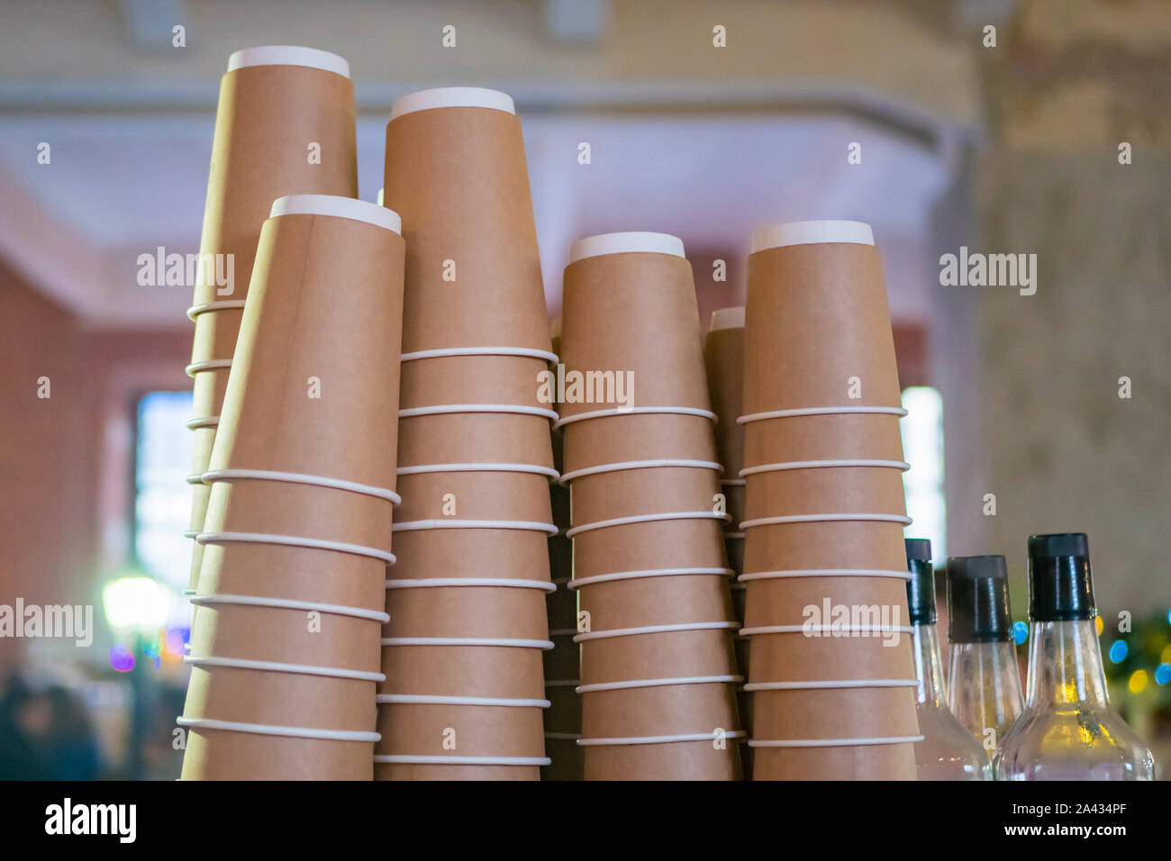 Pile da asporto tazze di caffè Foto Stock