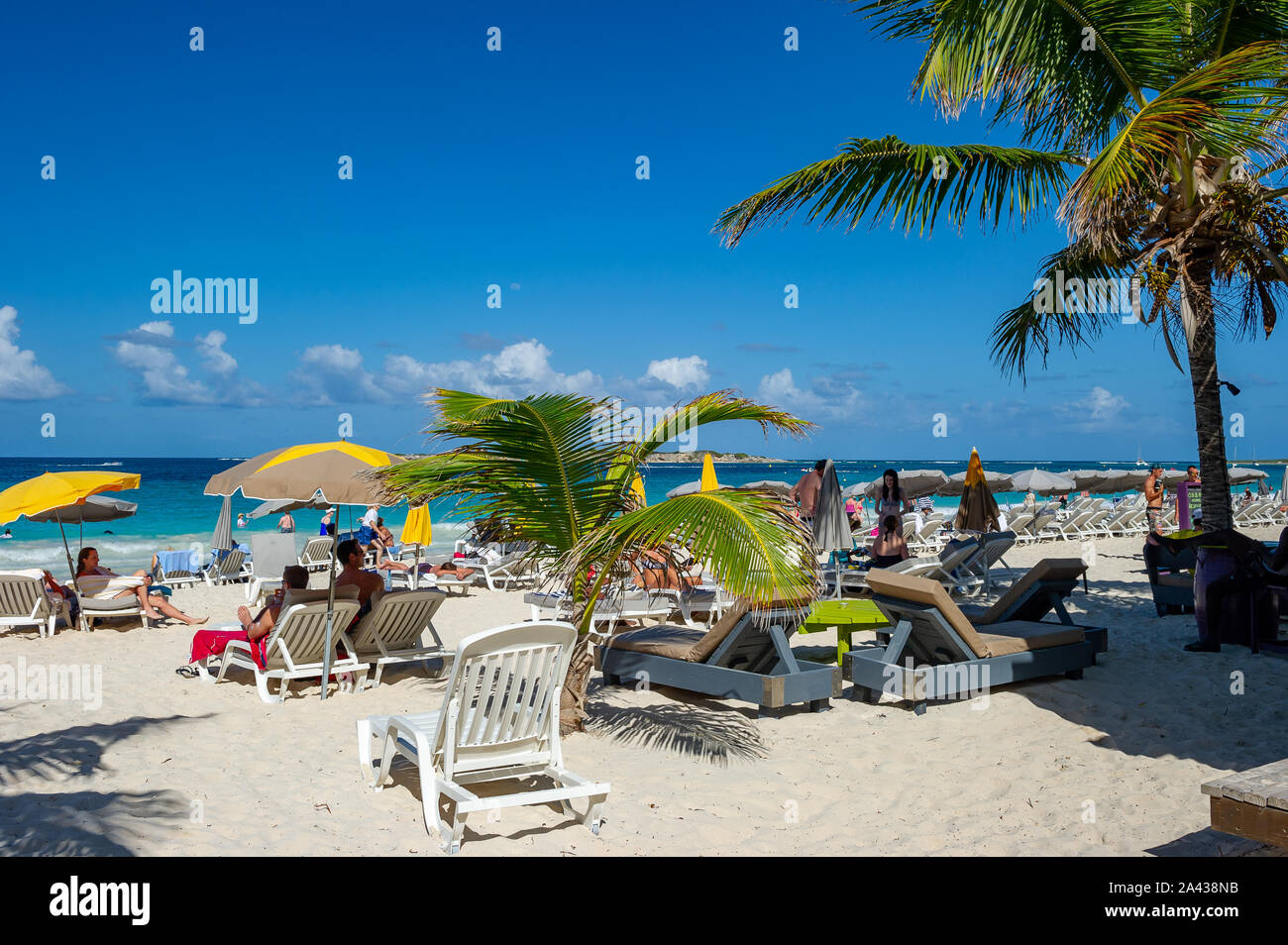 Orientale Bay / Sint Maarten. 04.10.2014.bar sulla spiaggia del Mar dei Caraibi Foto Stock