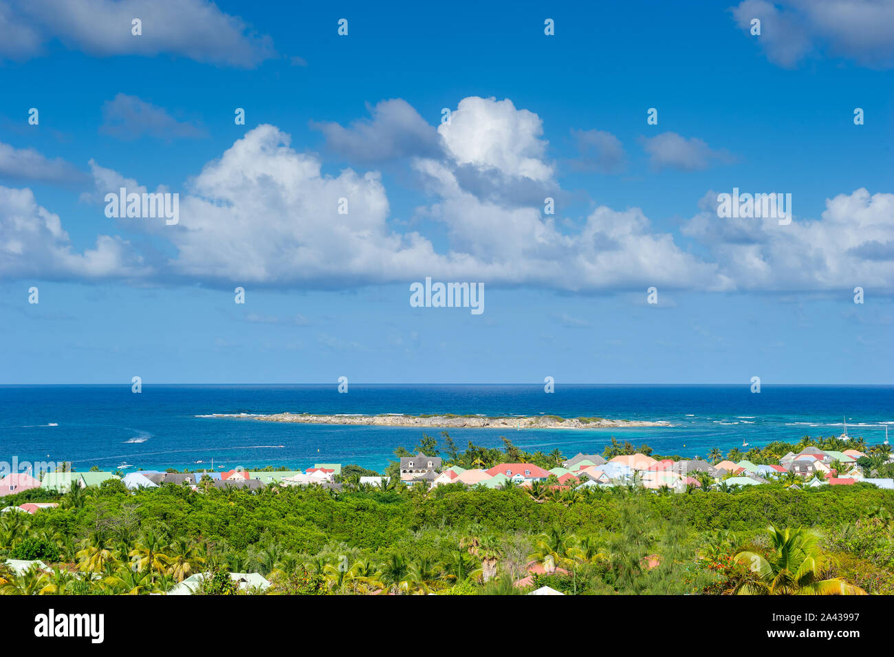 Orientale Bay / Sint Maarten. 04.10.2014. Vista panoramica della baia orientale in Sint Maarten Foto Stock
