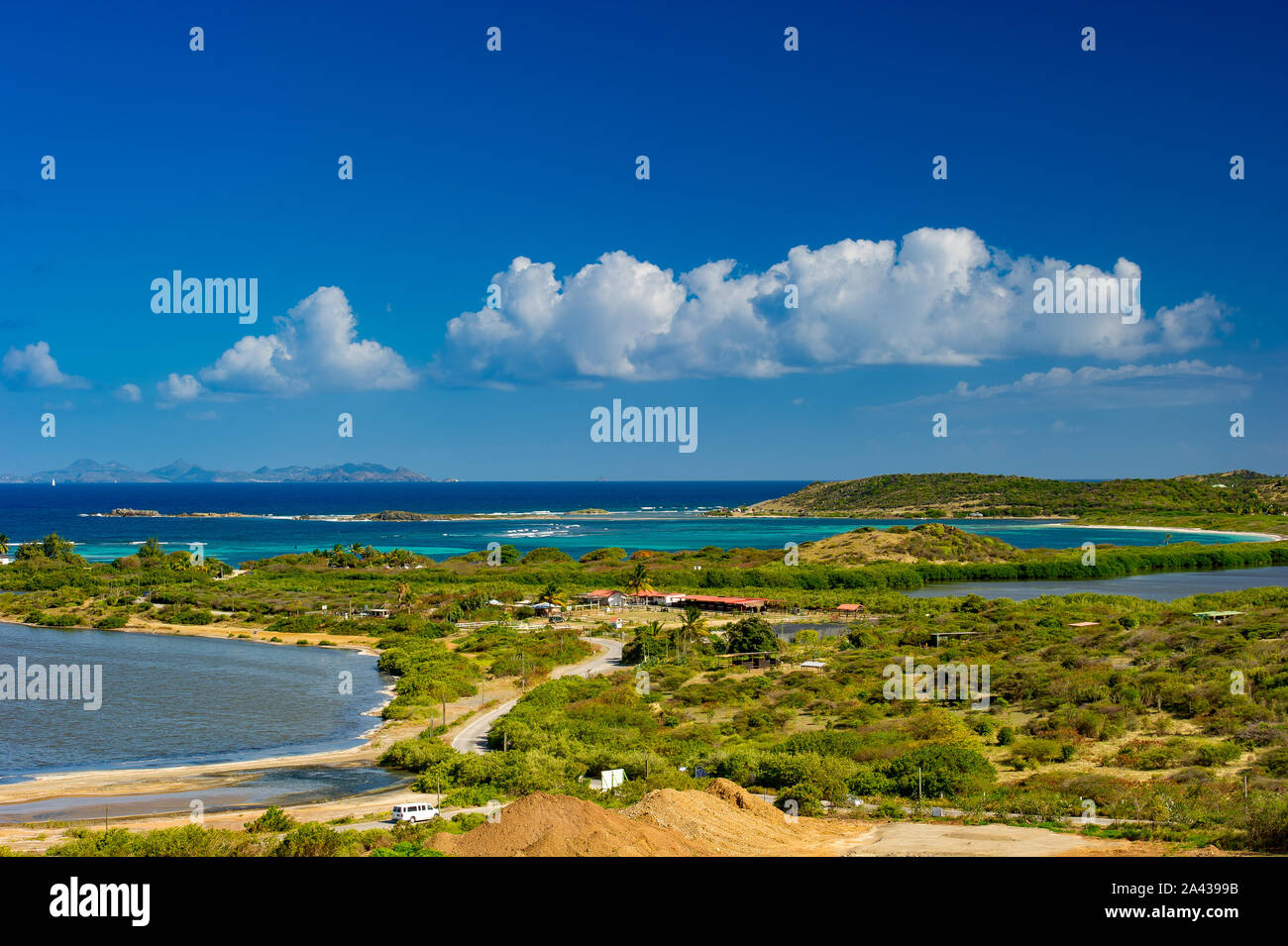 Orientale Bay / Sint Maarten. 04.10.2014. Vista panoramica della baia orientale in Sint Maarten Foto Stock
