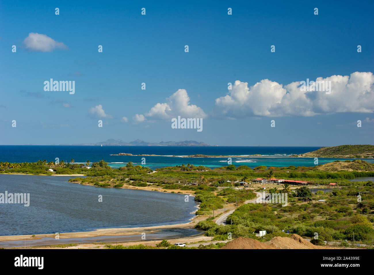 Orientale Bay / Sint Maarten. 04.10.2014. Vista panoramica della baia orientale in Sint Maarten Foto Stock