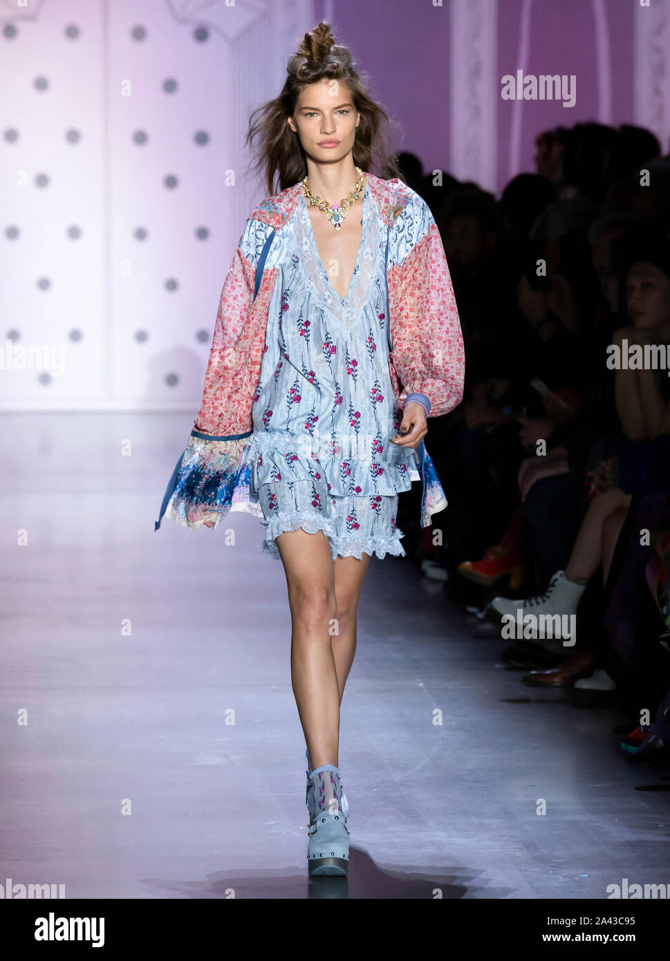 New York, NY - Settembre 09, 2019: Faretta passeggiate la pista al Anna sui primavera estate 2020 Fashion Show Foto Stock